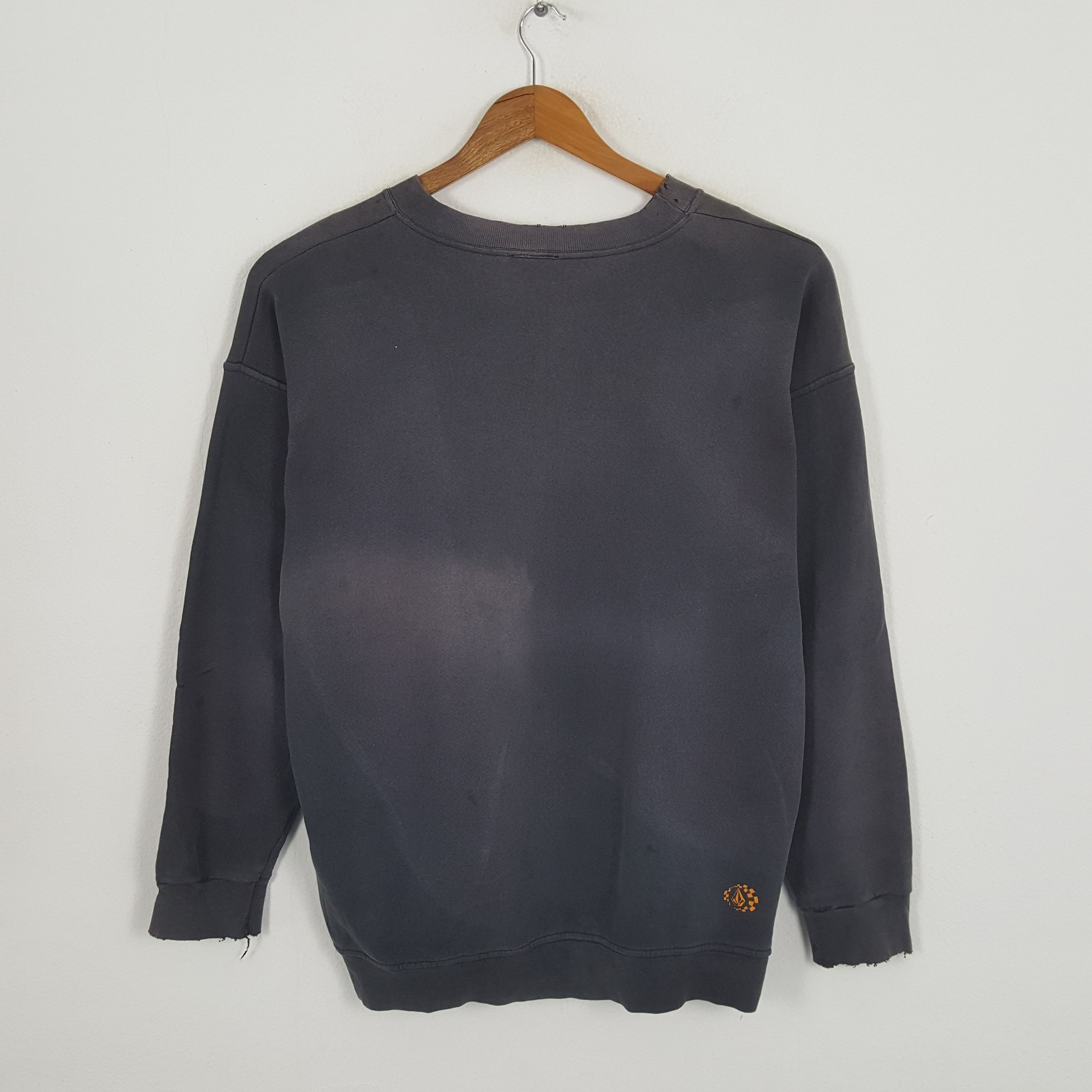 Vintage × Volcom Vintage VOLCOM Skateboard Streetwear Distressed Sweatshirts Size US XL / EU 56 / 4 - 3 Thumbnail