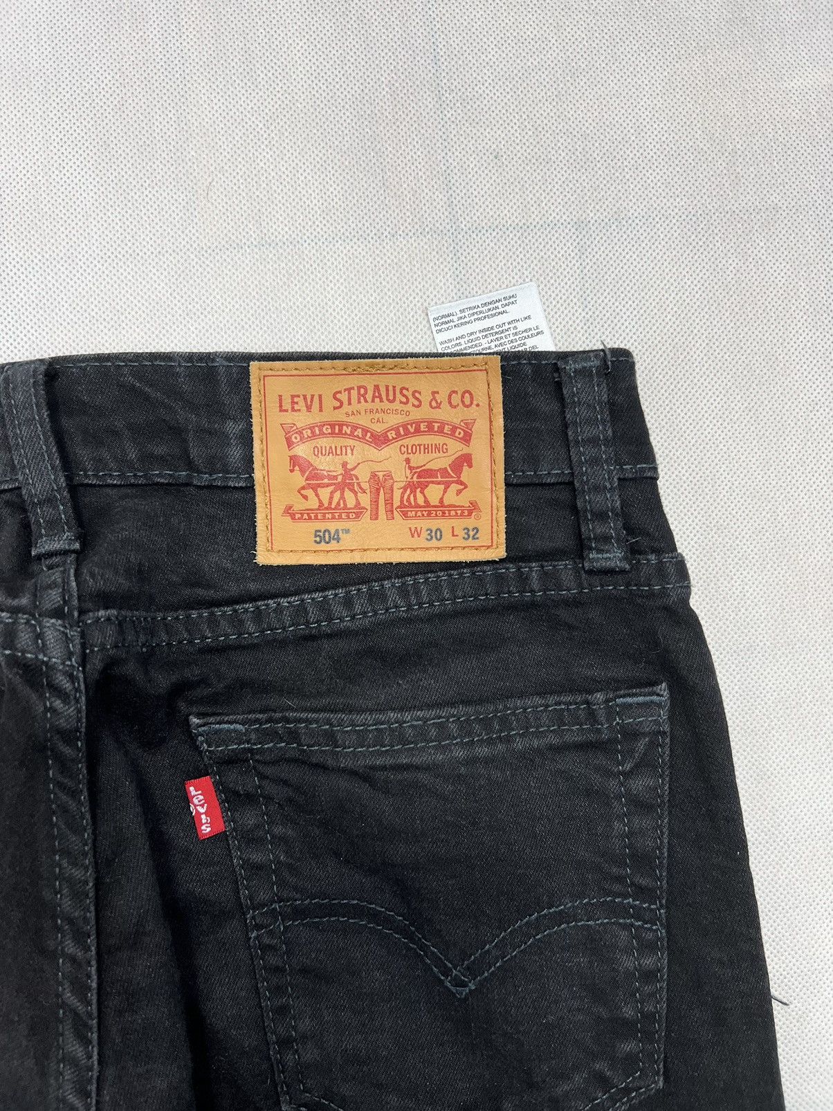 Levi's Pants Levi’s 504 black 30/32 Size US 32 / EU 48 - 3 Thumbnail