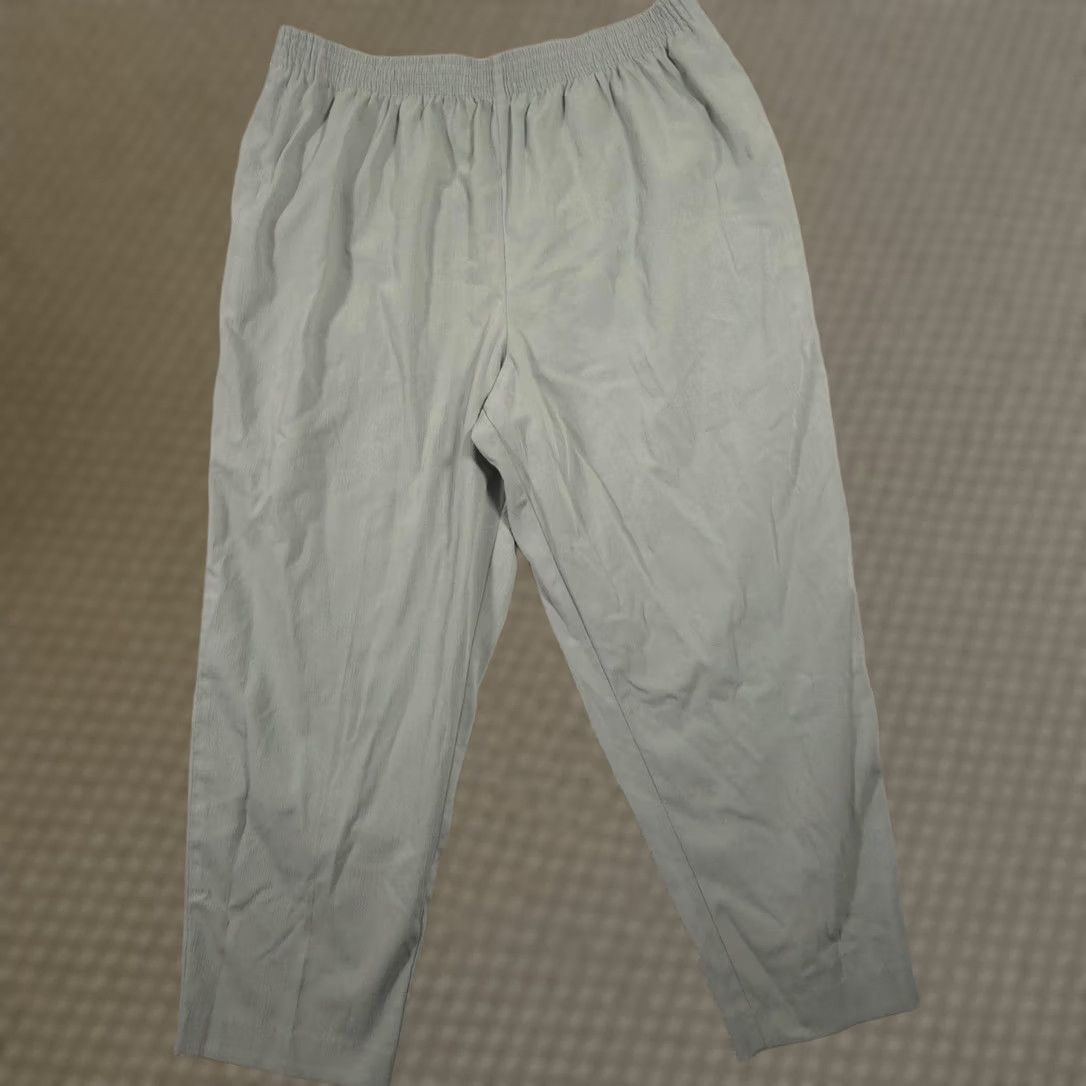 Vintage Alfred Dunner Dress Pants Womens 24W Green Crepe Pull On Elastic Waist Slacks Size 42" / US 20 - 1 Thumbnail