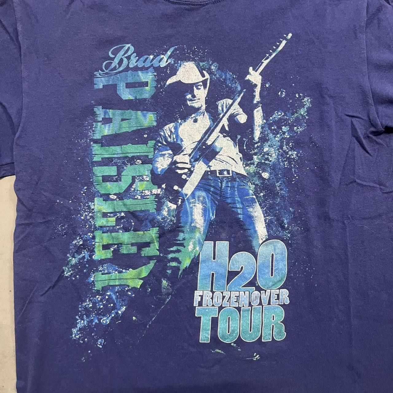 Vintage Crazy Vintage Y2K/2000s Brad paisley 2010 Tour Tee Country Essential Graphic Tee! Size US M / EU 48-50 / 2 - 2 Thumbnail