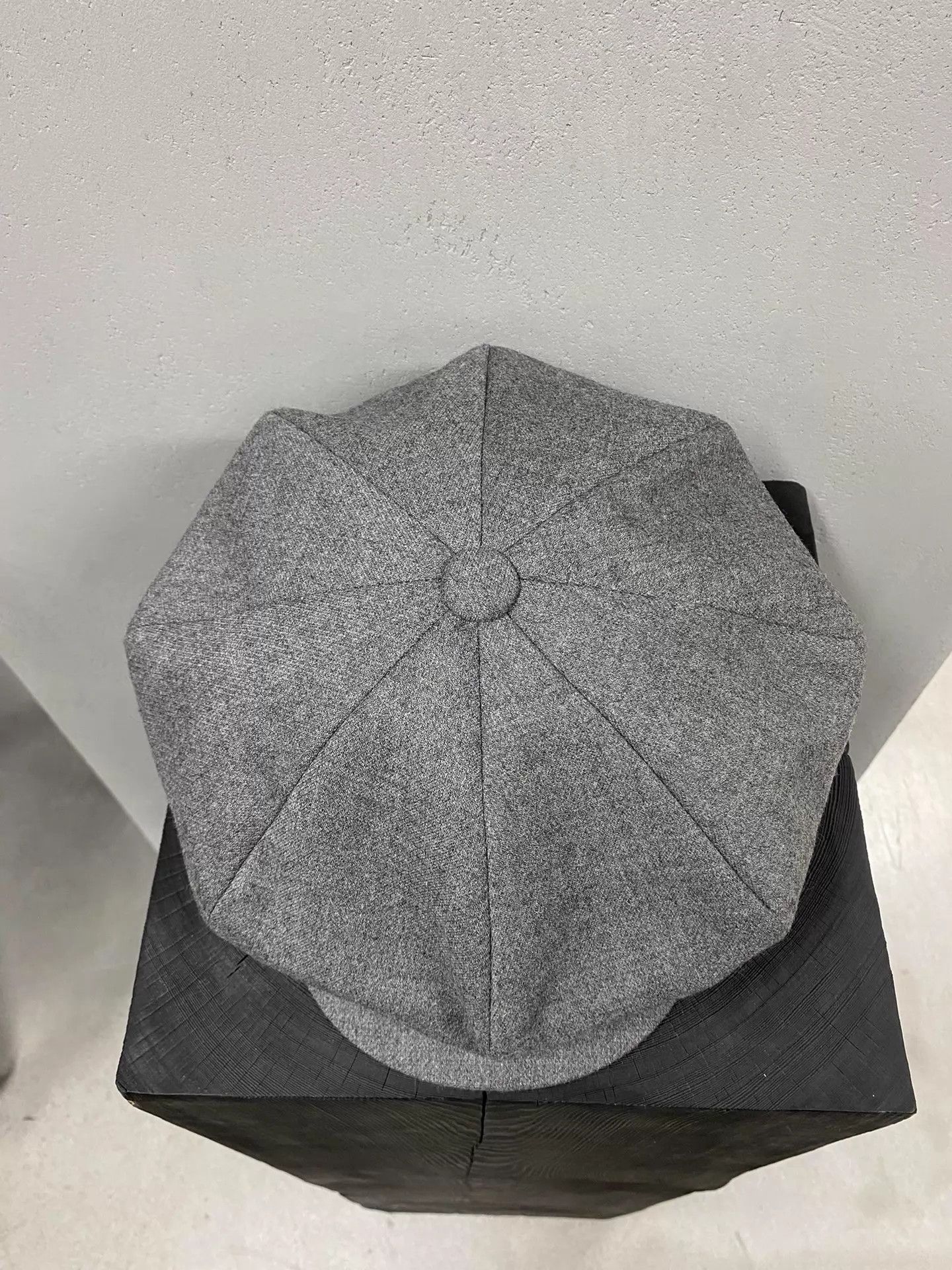 Number (N)ine Number (N)ine x Angelico Gray Felt Octagonal Newsboy Cap Size ONE SIZE - 3 Thumbnail