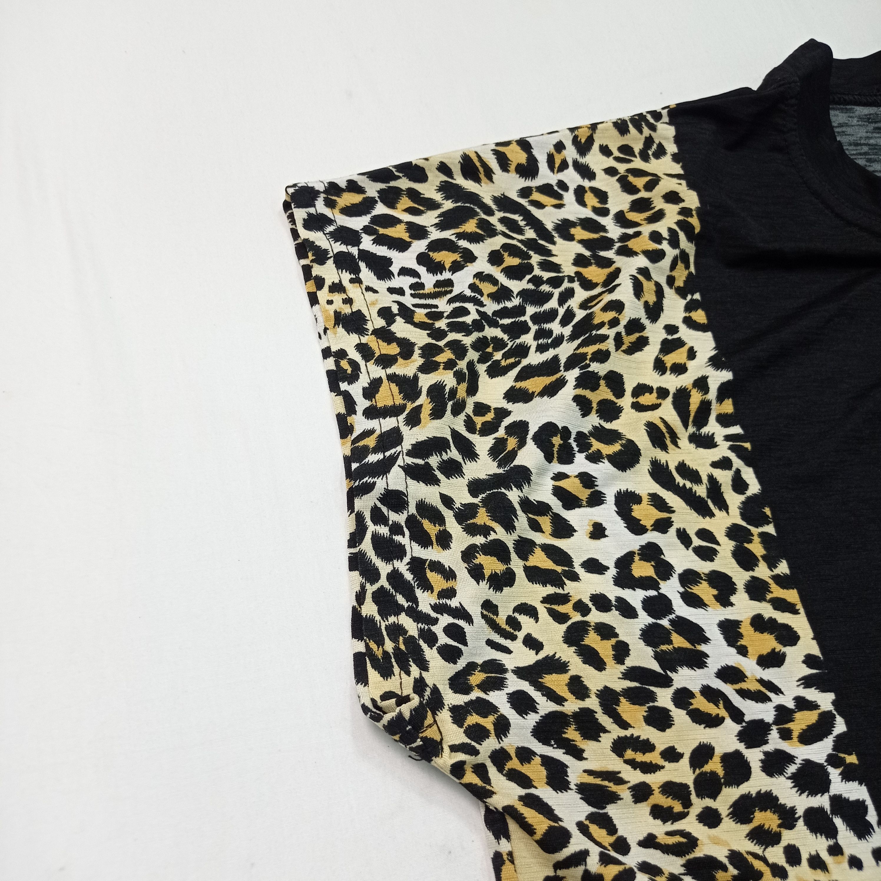 Habitat 🔥Rare🔥 Leopard SleeveLess Shirt Size US L / EU 52-54 / 3 - 4 Thumbnail