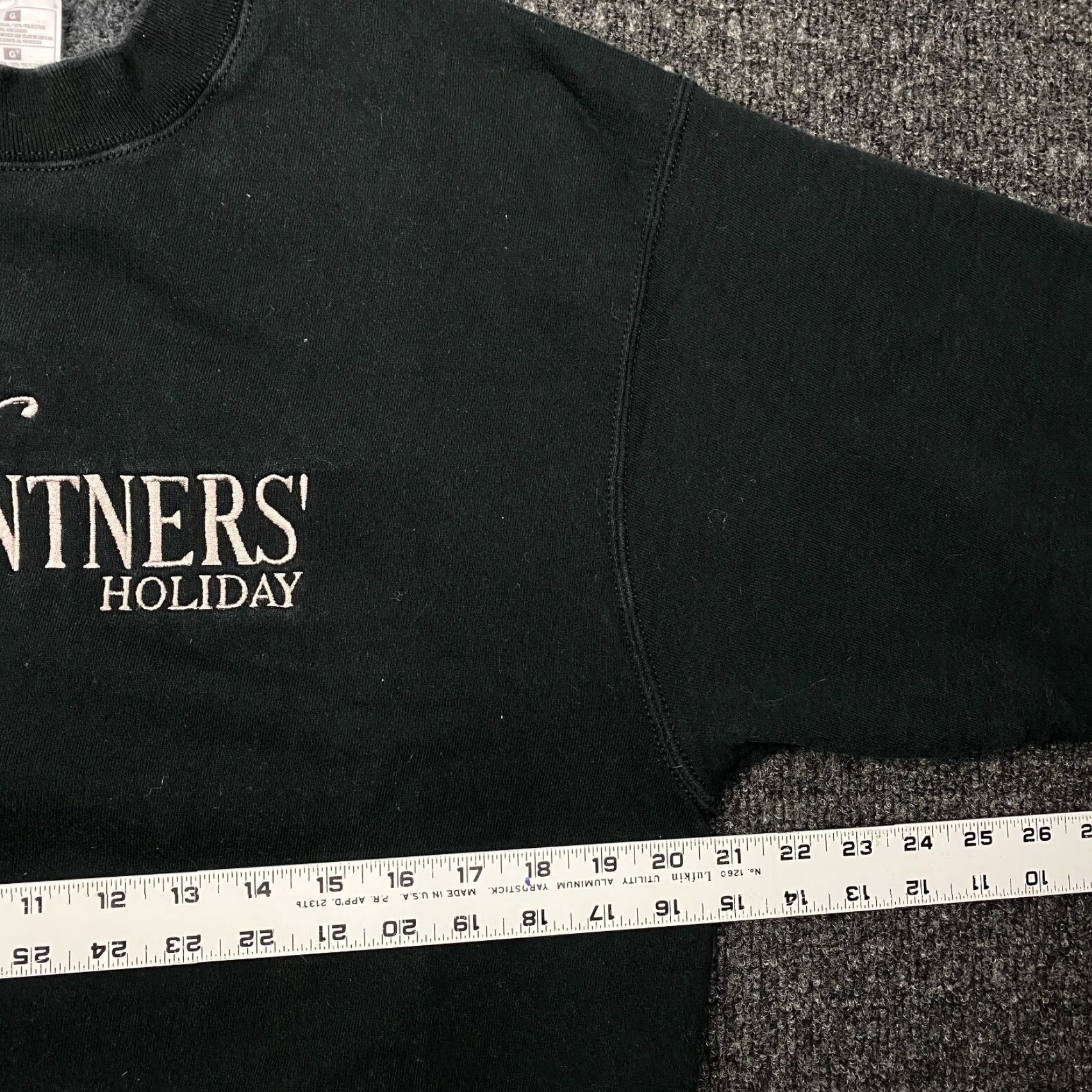 Fruit Of The Loom VINTAGE Fruit of the Loom Sweater Crewneck Unisex Adults L Black Embroidered Logo 80s 90s Holiday USA Wine Knit Pullover Size US L / EU 52-54 / 3 - 5 Thumbnail
