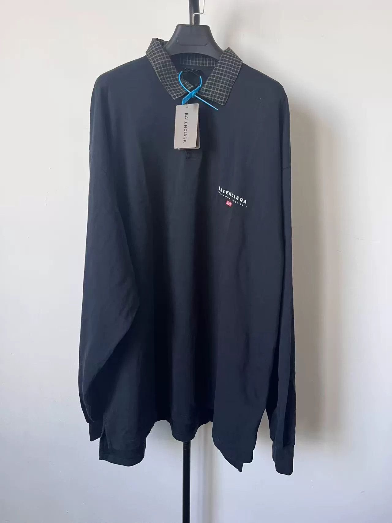 Balenciaga Balenciaga Check Collar Long Sleeve Polo Size US XL / EU 56 / 4 - 1 Thumbnail