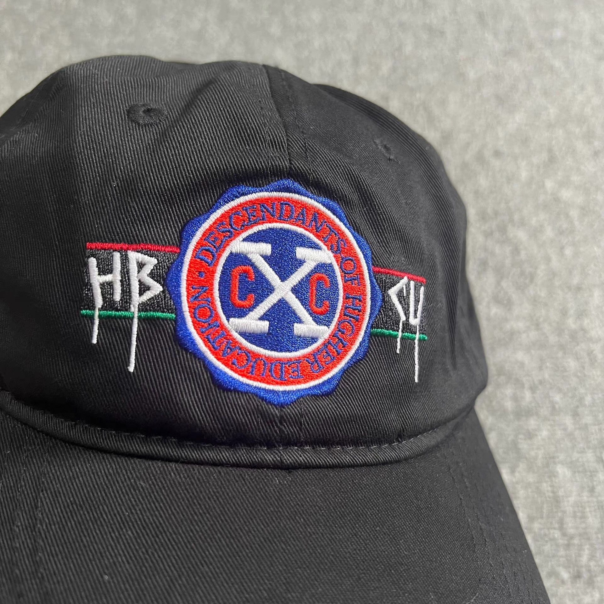 Cross Colours CrossColoursEmbroideredCurvedBrim Baseball Cap / Sun Hat Q7 Size ONE SIZE - 2 Thumbnail
