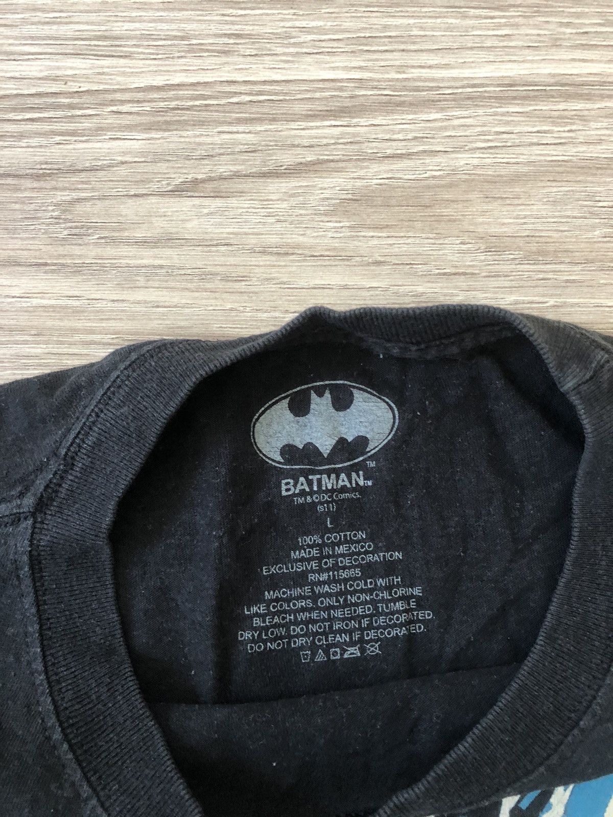Vintage Vintage Batman DC Comics Big Logo Faded T Shirt Size US L / EU 52-54 / 3 - 4 Thumbnail