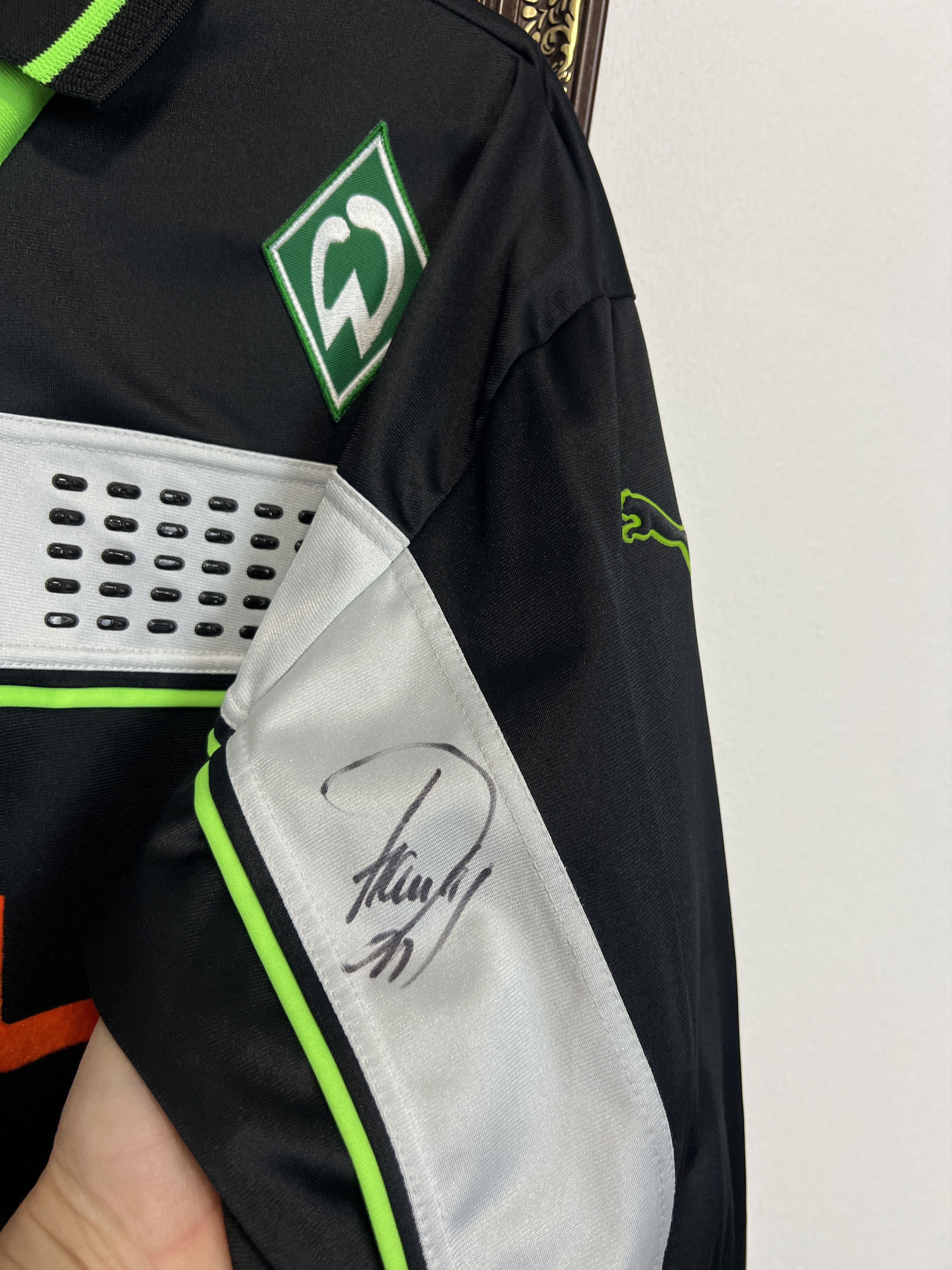 Puma Werder Bremen Goalkeeper football shirt Signed Rost Jerse Size US XL / EU 56 / 4 - 6 Thumbnail