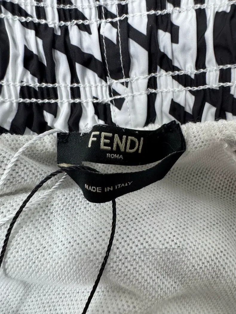 Fendi Fendi Monogrammed Black and White Shorts Size US 32 / EU 48 - 3 Thumbnail
