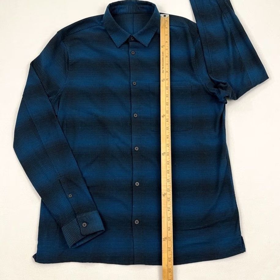 Lululemon Lululemon Masons Peak Flannel Shirt Mens L Blue Black Button Up Casual Stretch Shirt Mens L Blue Size US L / EU 52-54 / 3 - 4 Thumbnail