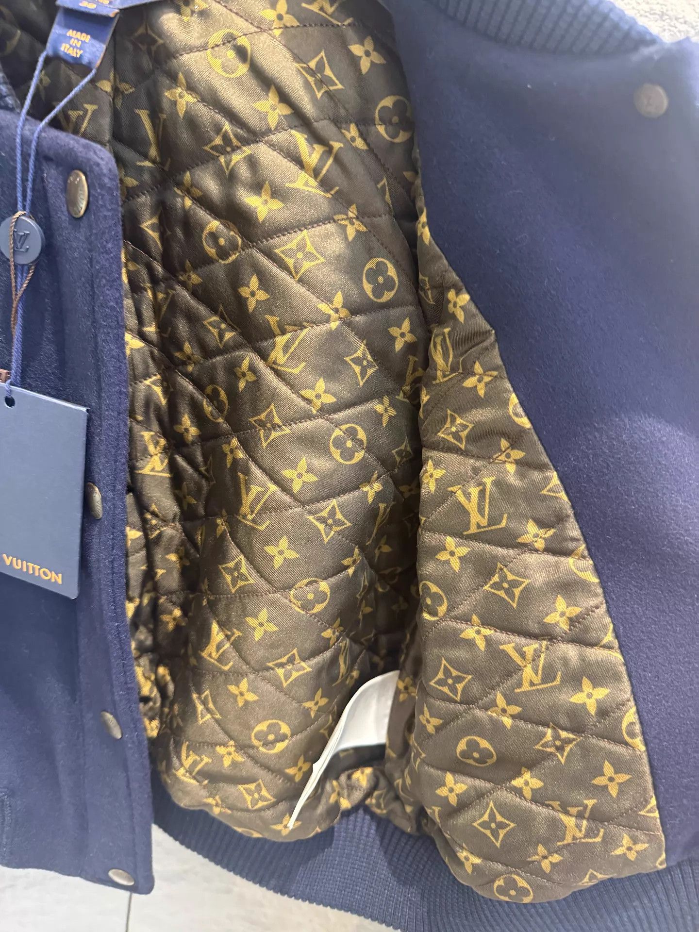 Louis Vuitton LV New Women's Short Navy Blue Cashmere Pilot Jacket Size S / US 4 / IT 40 - 6 Thumbnail