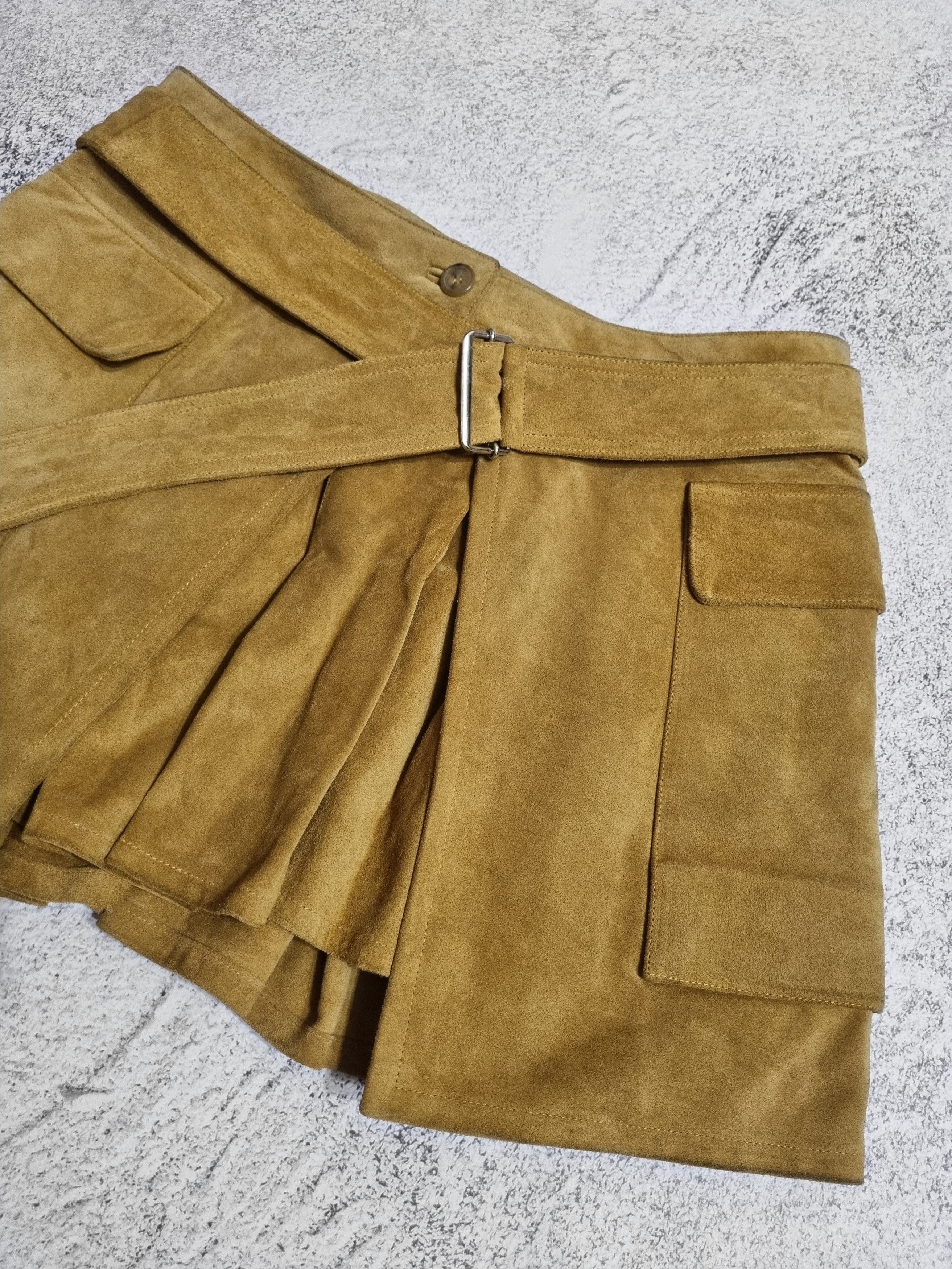 Alexander McQueen Rare Alexander McQueen Vintage Genuine Leather Mini Skirt Size 28" / US 6 / IT 42 - 5 Thumbnail
