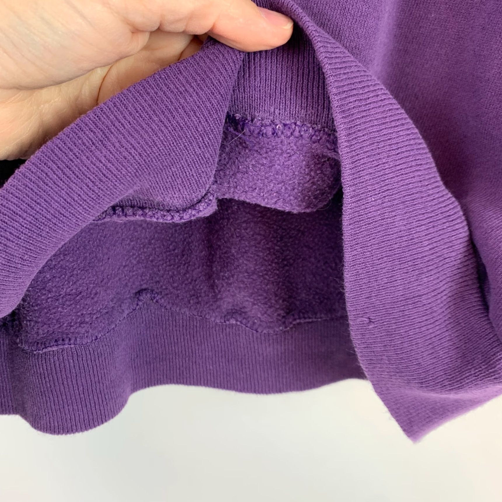 Hanes VINTAGE Hanes Sweatshirt Purple 90s Wolf Howling At The Moon Crew Neck Long Sleeve Cotton Blend Fleece Women's M Pop Culture Size M / US 6-8 / IT 42-44 - 6 Thumbnail