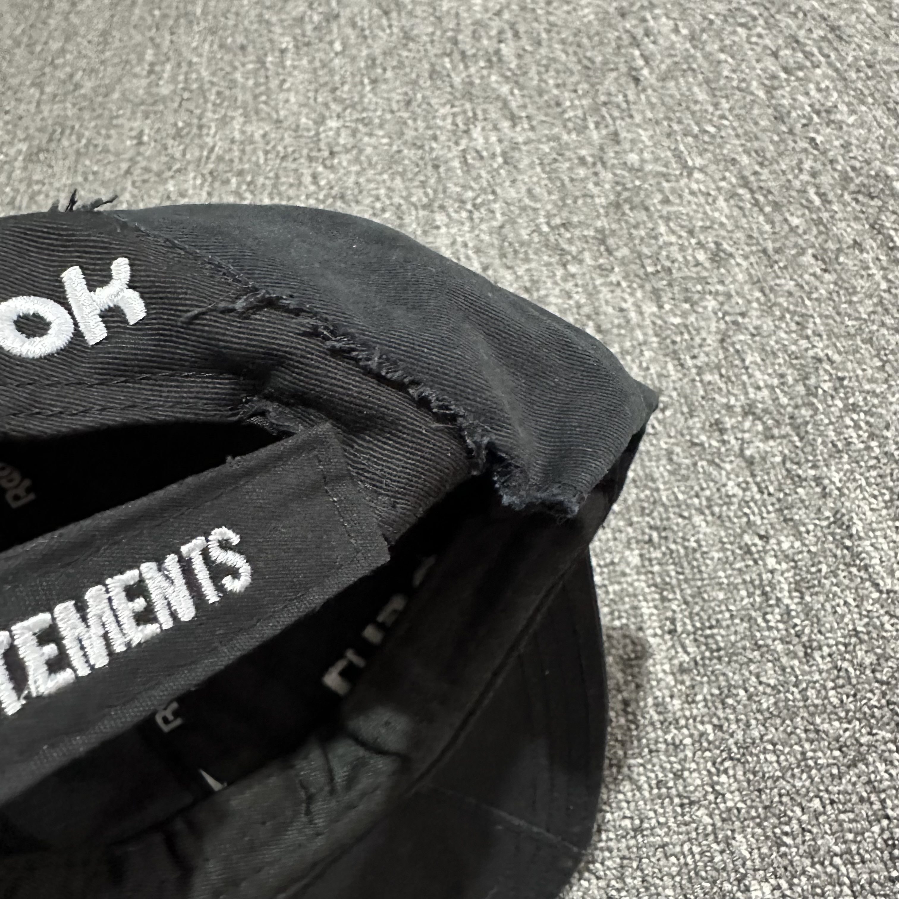 Reebok × Vetements AW17 Runway Vetements Reebok Reconstructed Hat Size ONE SIZE - 5 Thumbnail