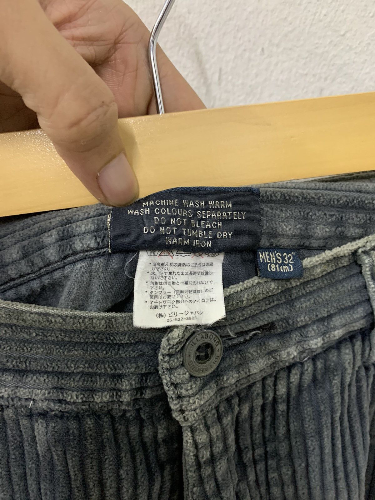 Billabong Vintage Billabong Corduroy Shorts Size US 32 / EU 48 - 7 Thumbnail