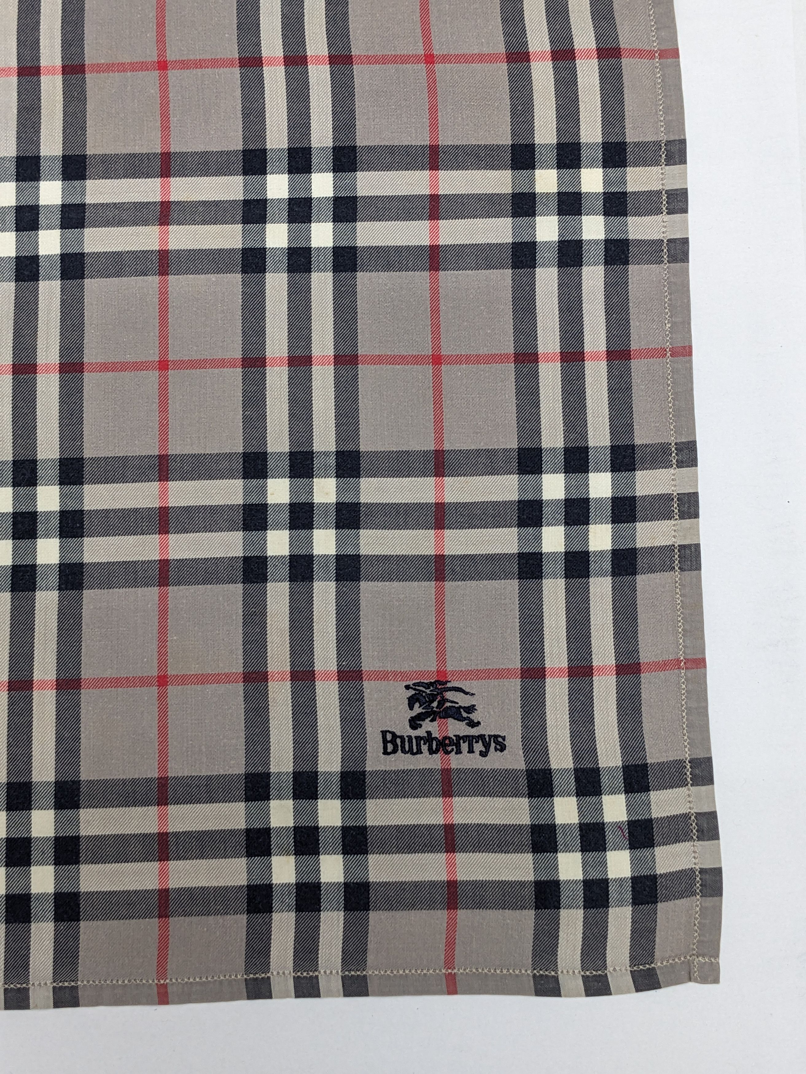 Burberry Vintage Burberrys Handkerchief Classic Nova Check Size ONE SIZE - 2 Thumbnail