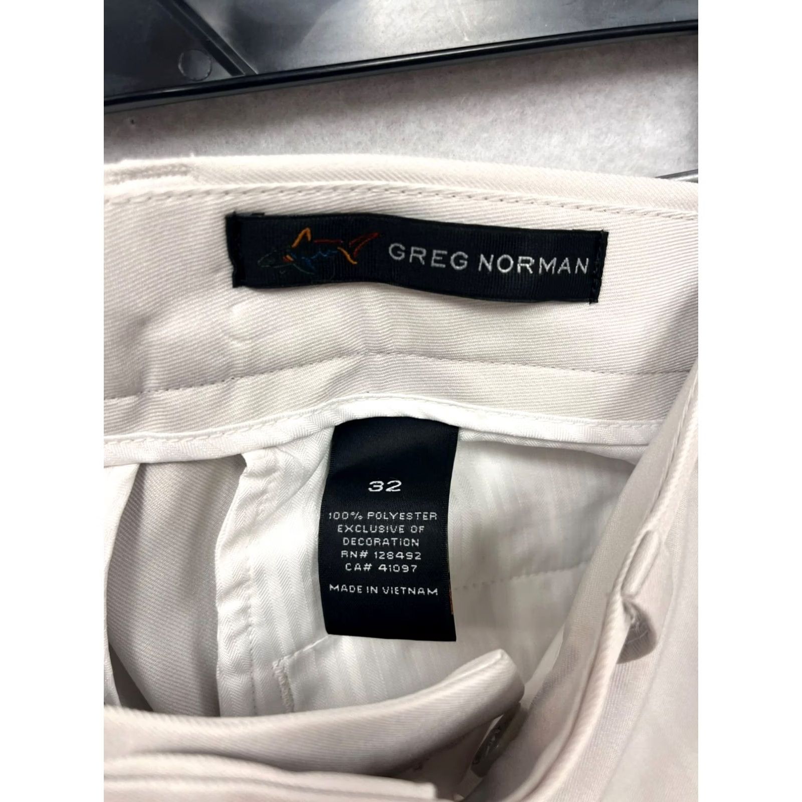 Vintage Greg Norman Mens Shorts White 32 Chino Polyester Wrangler Belt Loops Wrinkle-Resistant Golf Size US 32 / EU 48 - 3 Thumbnail