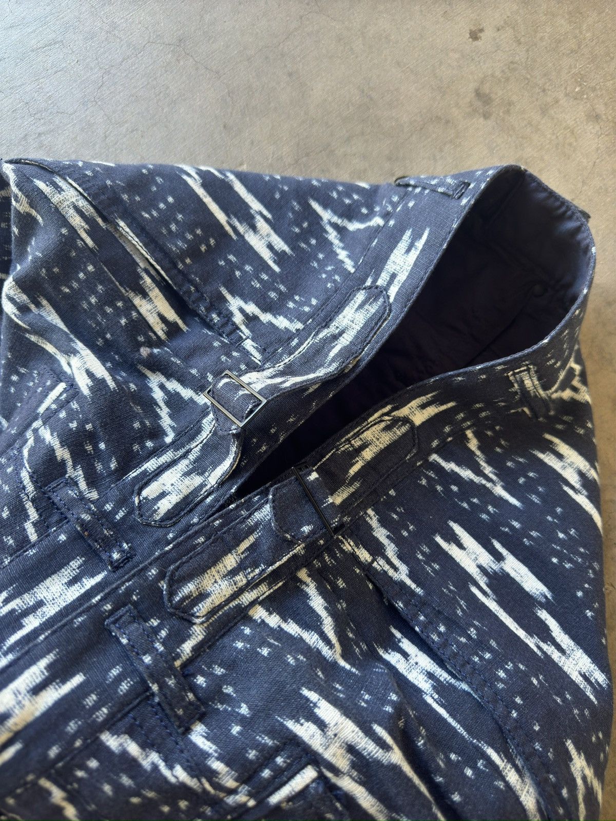 Burberry SS 2012 Burberry NWT Indigo White Ikat Tri Blend Pants Size US 36 / EU 52 - 15 Thumbnail