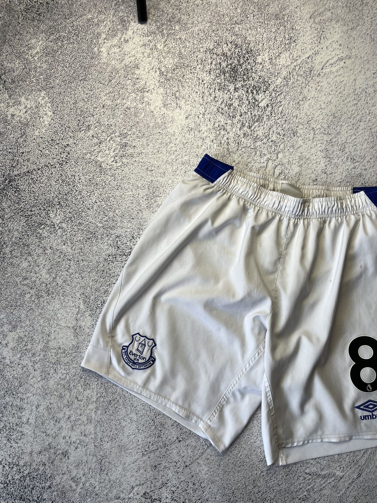 Other Everton Umbro Shorts #8 Size L Size US 34 / EU 50 - 3 Thumbnail