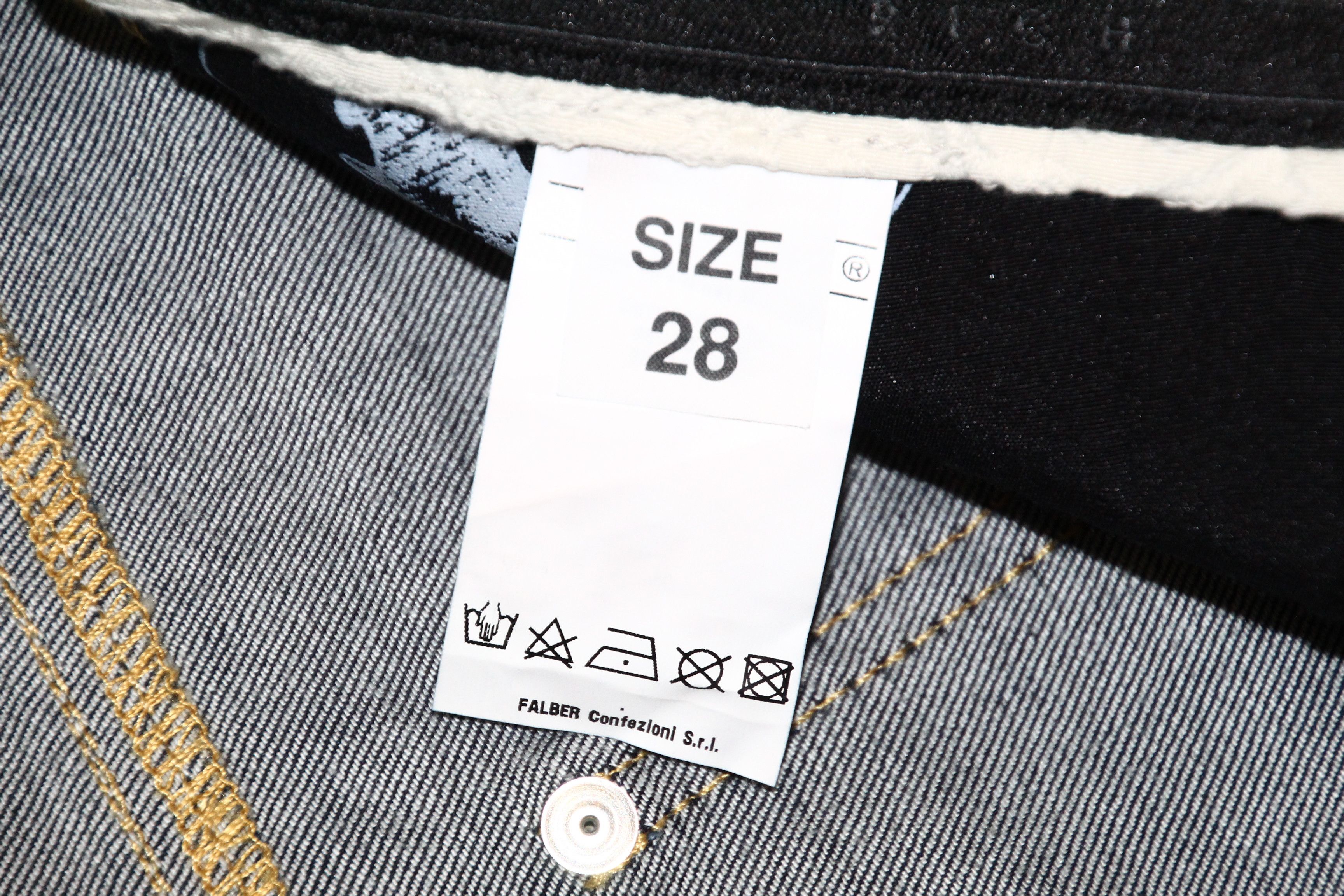 John Richmond Richmond Denim Slim Fit Rhinestones Trim Bermuda Shorts Size US 28 / EU 44 - 11 Thumbnail