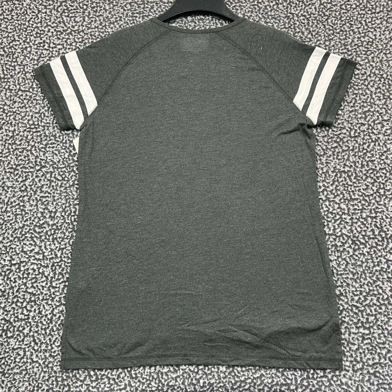 NFL Tennessee Titans Shirt Women NFL Short Sleeve V-Neck New M Size M / US 6-8 / IT 42-44 - 2 Thumbnail