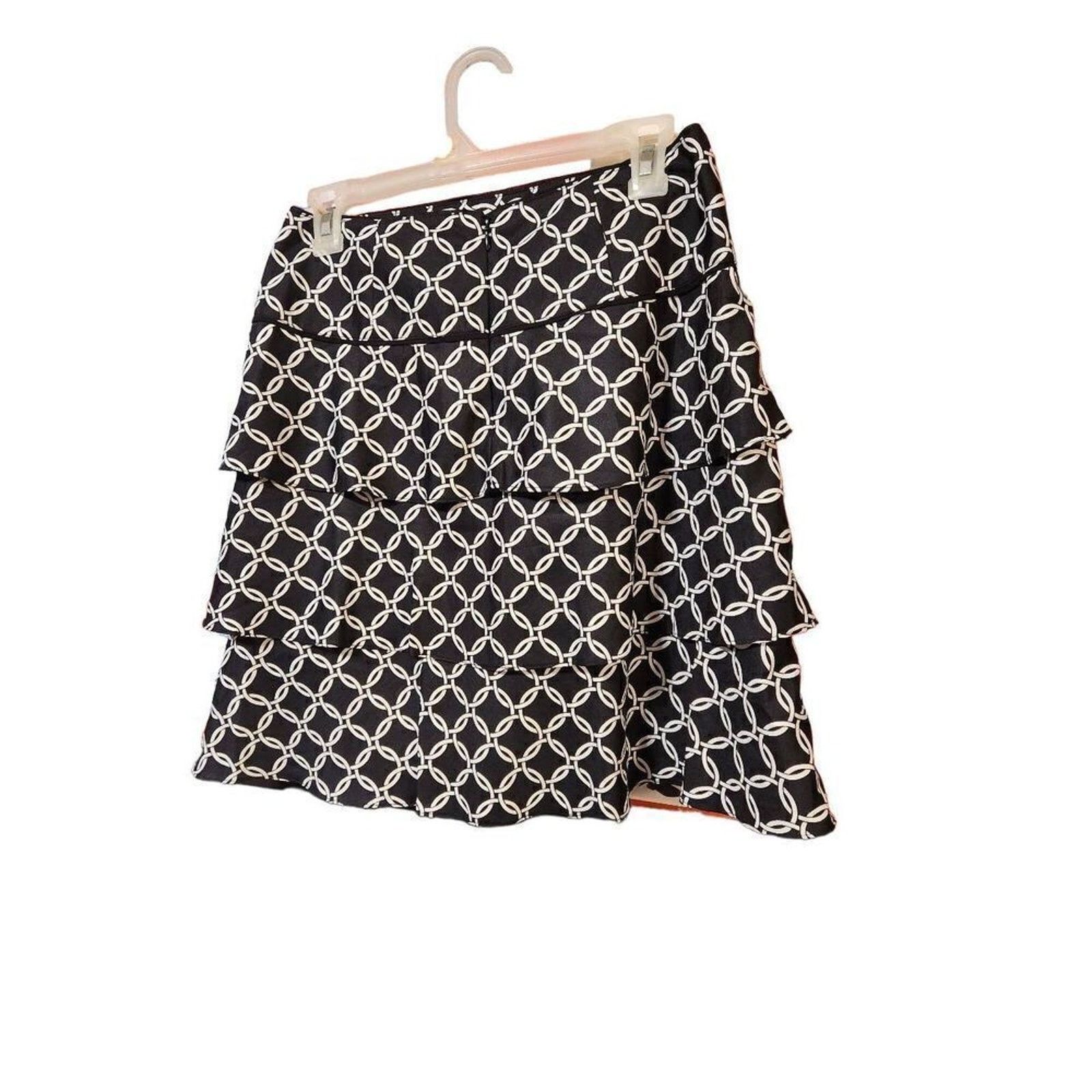 White House Black Market White house black market size 0 black skirt Size 25" / US 0 / IT 36 - 3 Thumbnail