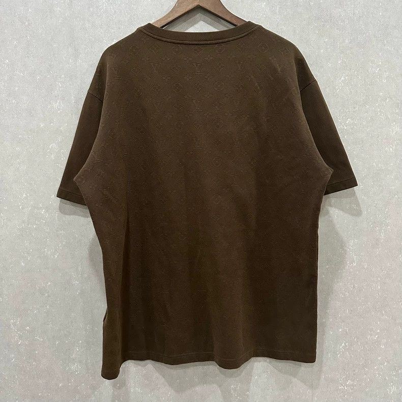 Louis Vuitton Louis Vuitton size 4l Short sleeves with logo on the back Size US XXL / EU 58 / 5 - 2 Thumbnail