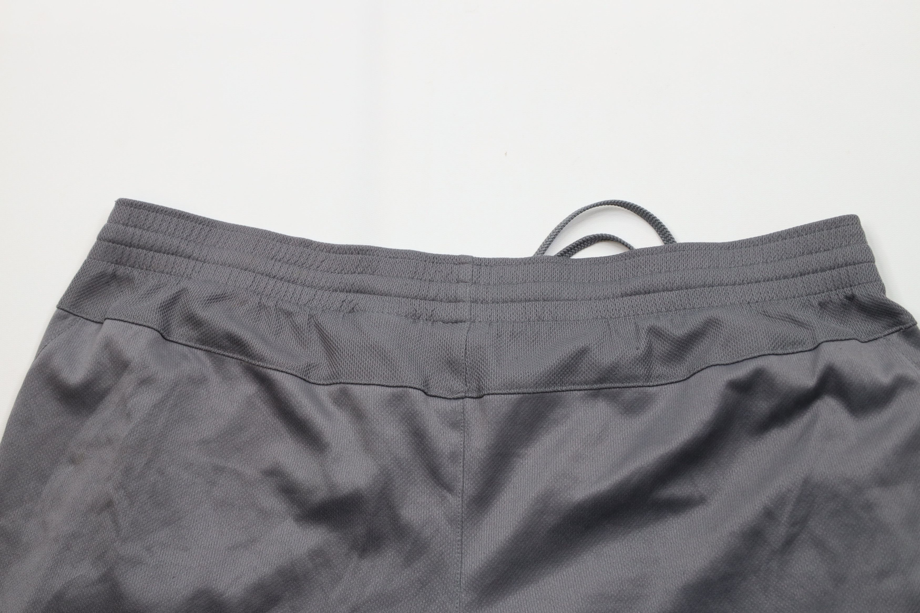 Nike AS IS Vintage Nike Swoosh University of Michigan Shorts Size US 36 / EU 52 - 11 Thumbnail