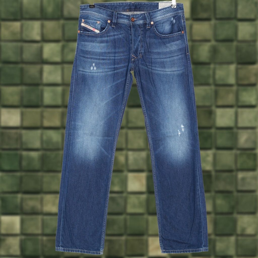 Diesel DIESEL LARKEE 0842M Jeans Men Regular Straight 32x32 DZ7144 Blue Size US 32 / EU 48 - 1 Thumbnail