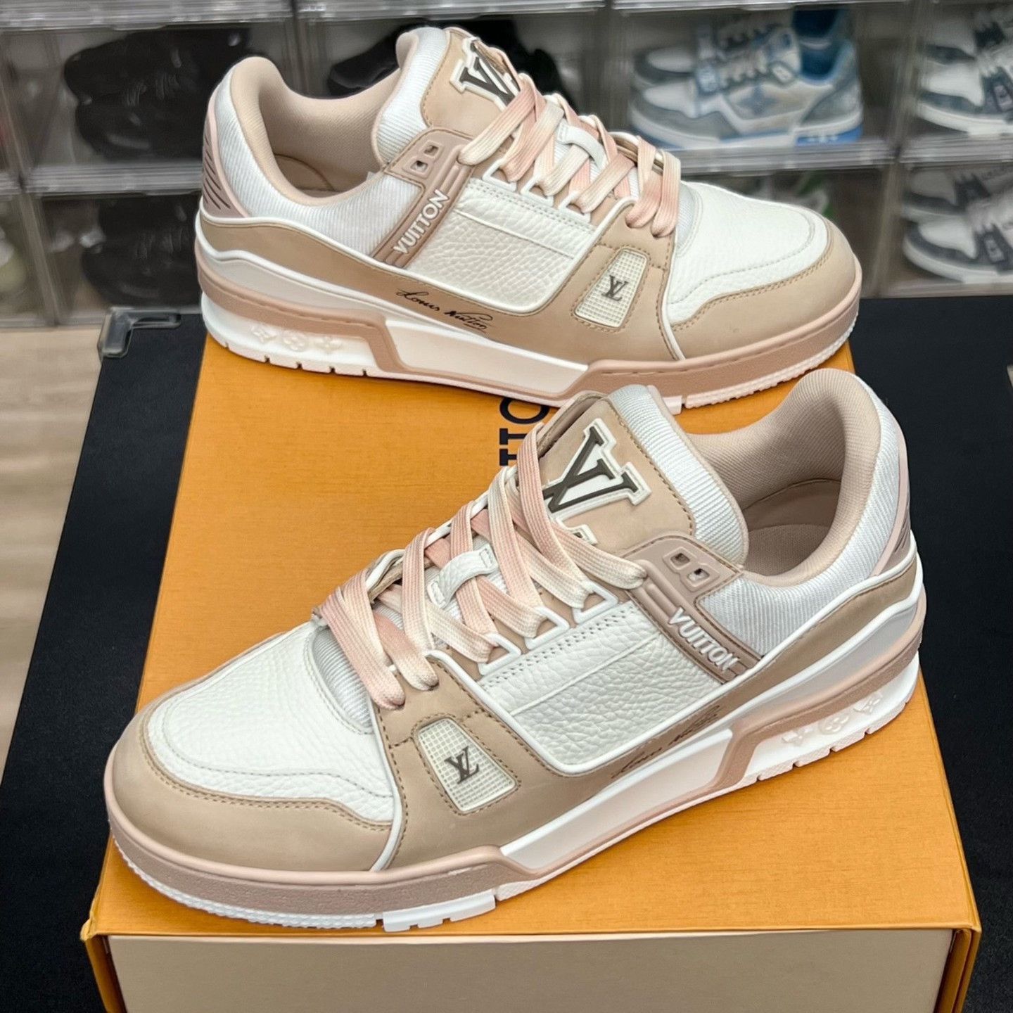 Louis Vuitton Louis Vuitton Pink Designer Casual Size US S / EU 44-46 / 1 - 1 Thumbnail