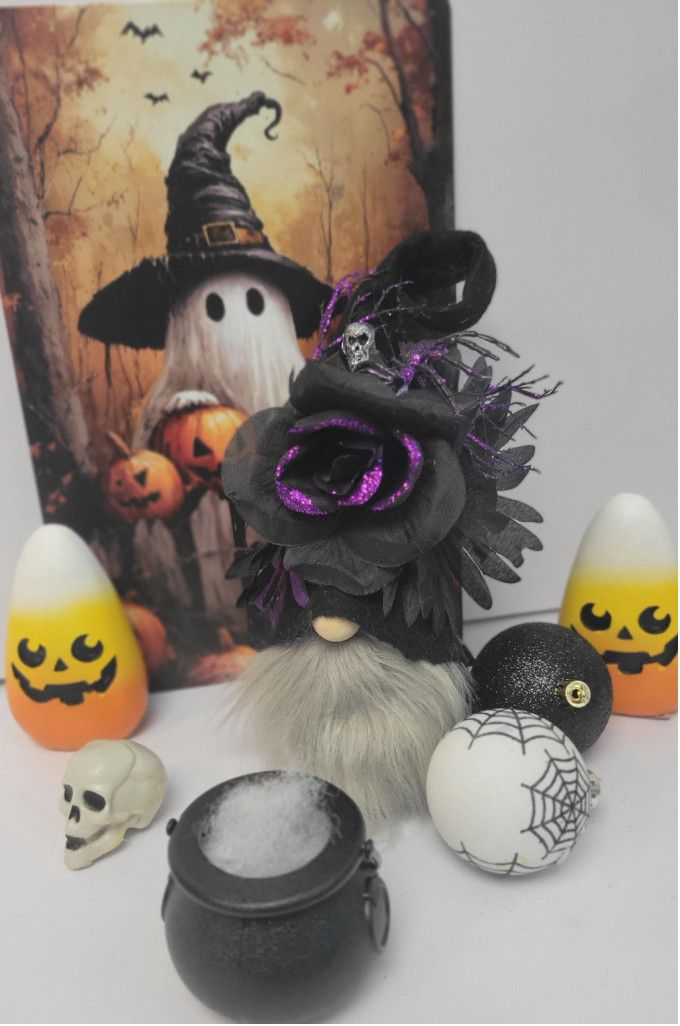 Handmade Spooky glam, dark Elegance, Halloween Gothic gnome Size ONE SIZE - 1 Thumbnail