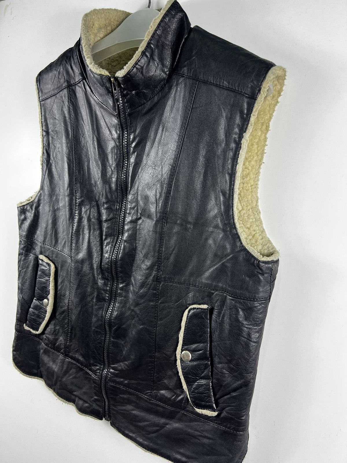 Leather × Vintage 🔥 Unknown Leather Vest Shearling rugged wear Size US S / EU 44-46 / 1 - 2 Thumbnail