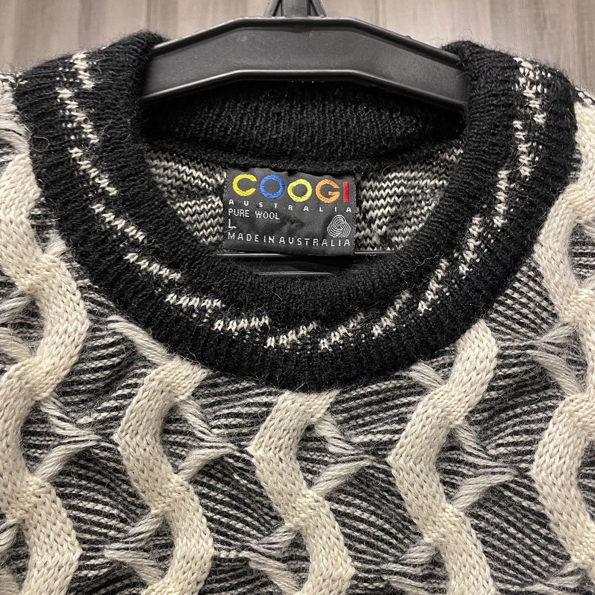 Coogi Vintage Coogi Australia Wavy Pattern 3D Knit Wool Sweater Size US L / EU 52-54 / 3 - 7 Thumbnail