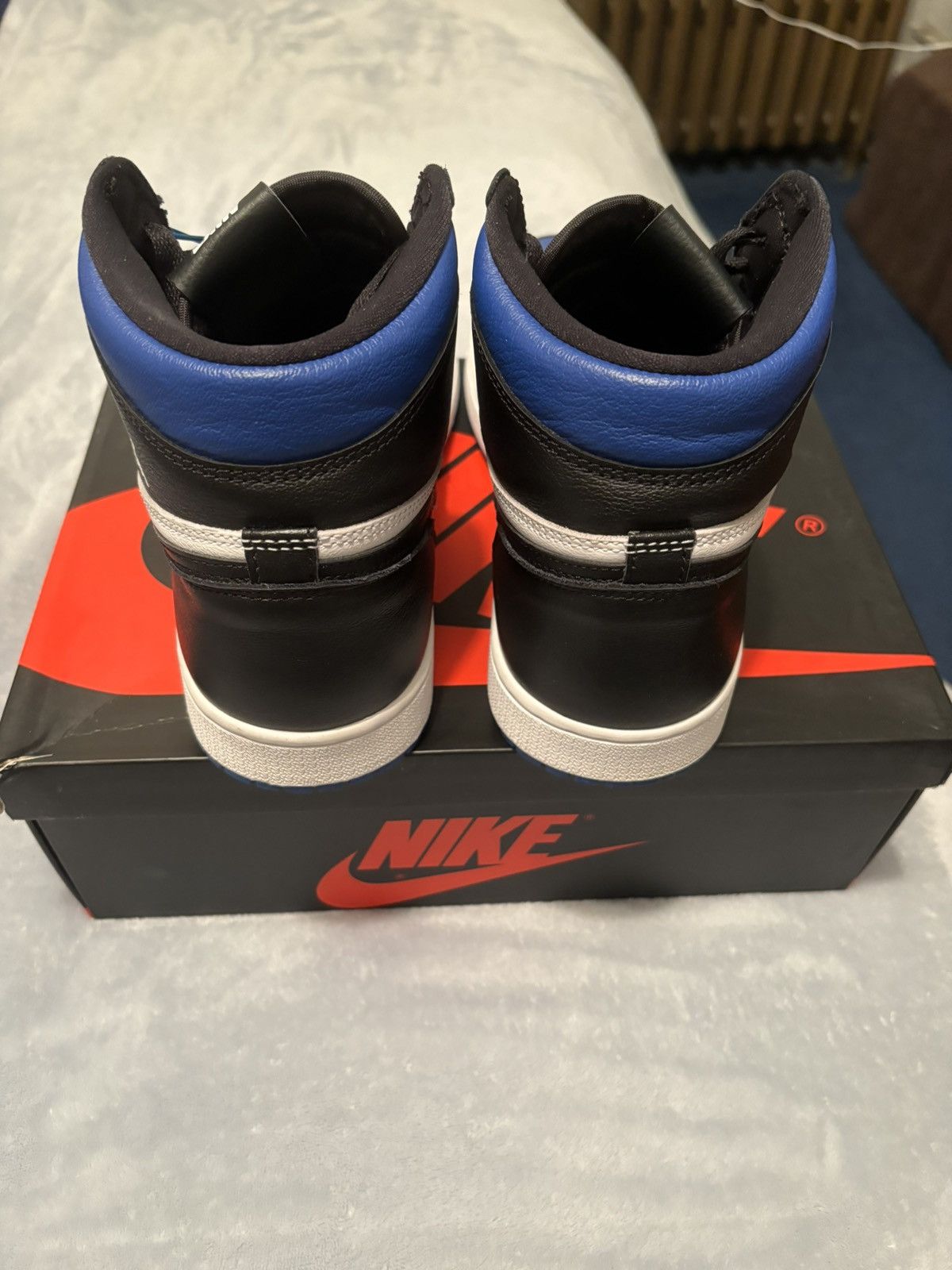 Jordan Brand Jordan 1 Retro OG High Royal Toe 2020 Size 9 Size US 9 / EU 42 - 5 Thumbnail