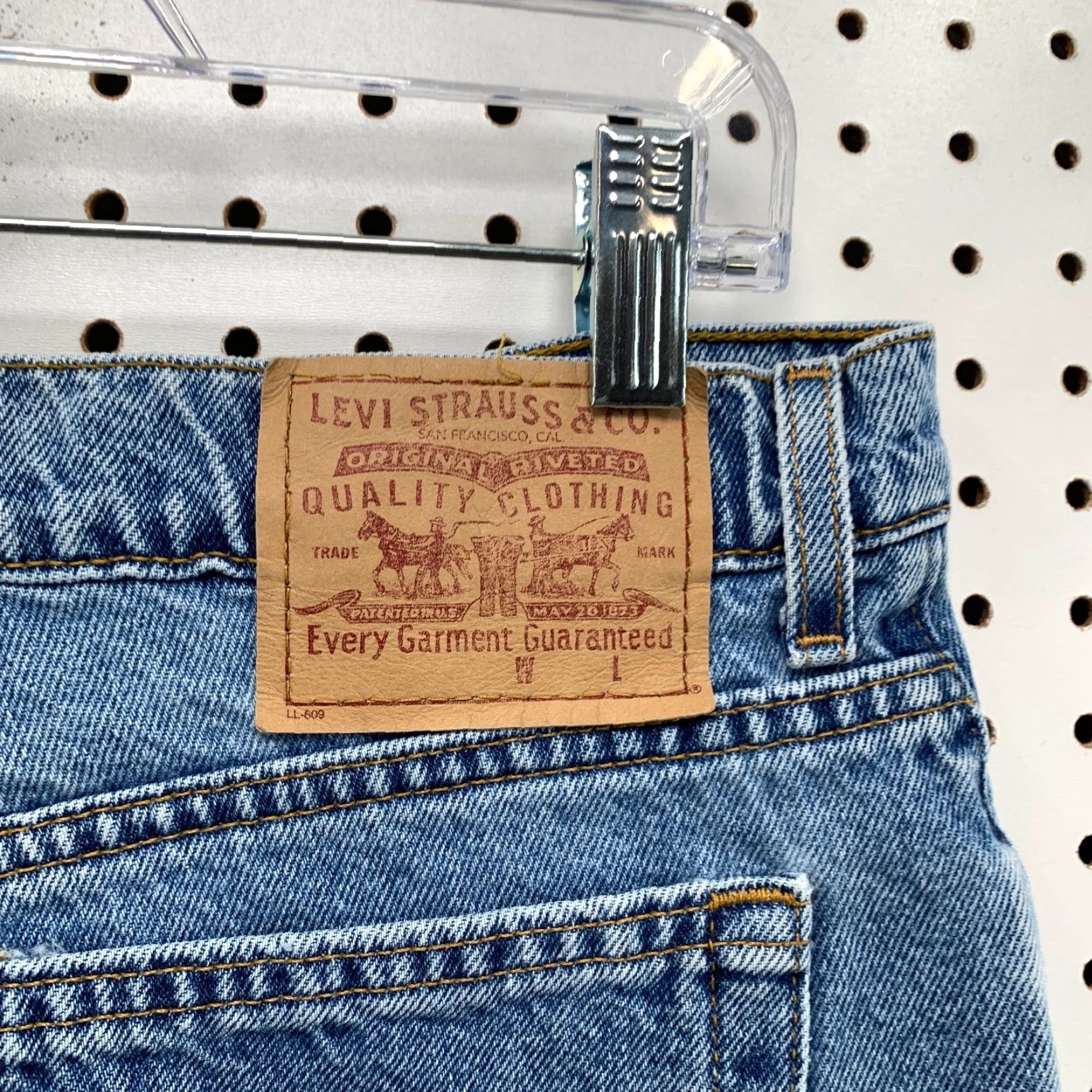 Levi's Vintage Levi's Denim Shorts Womens 14 34x5.5 Blue 90s Jorts Made USA Levi's Denim Shorts Womens 14 34x5.5 Blue 90s Jorts Made USA Size 36" / US 14 / IT 50 - 2 Thumbnail
