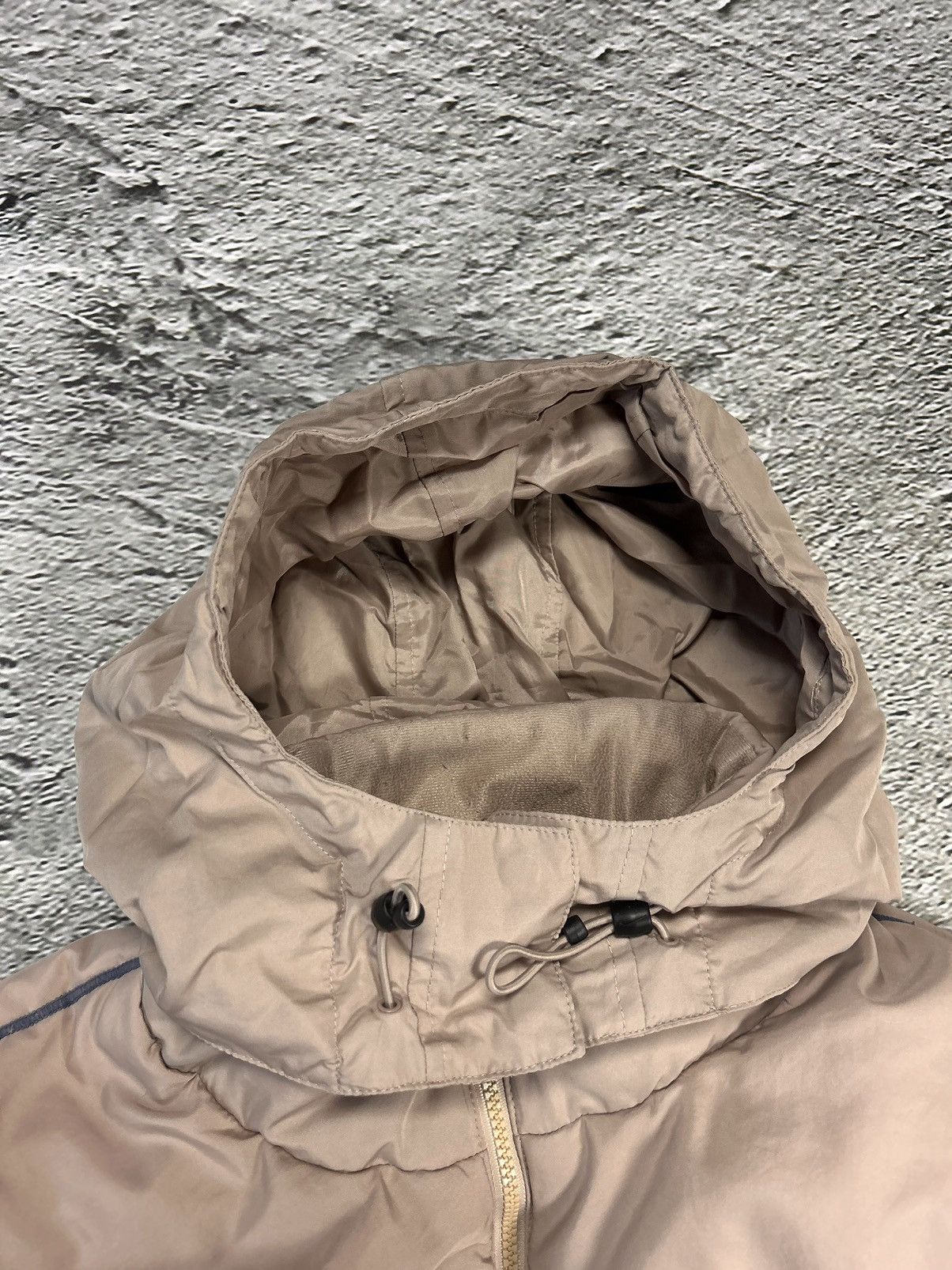 Nike × Vintage Nike puffer jacket vintage beige small logo 2000s Size US XL / EU 56 / 4 - 8 Thumbnail