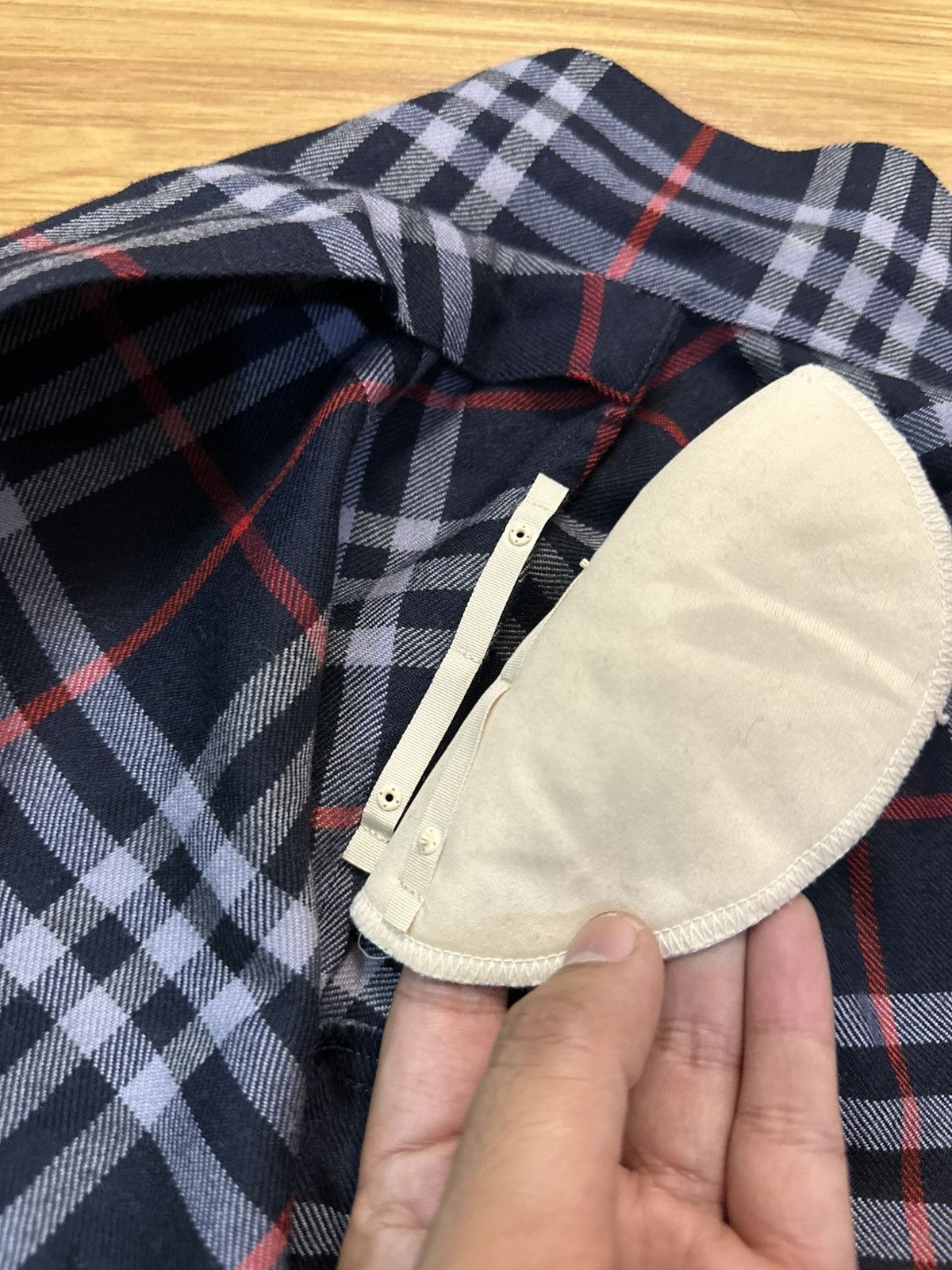 Burberry × Vintage 1990-Vintage Burberry Novacheck Padded Shoulder Button Up Size US M / EU 48-50 / 2 - 17 Thumbnail