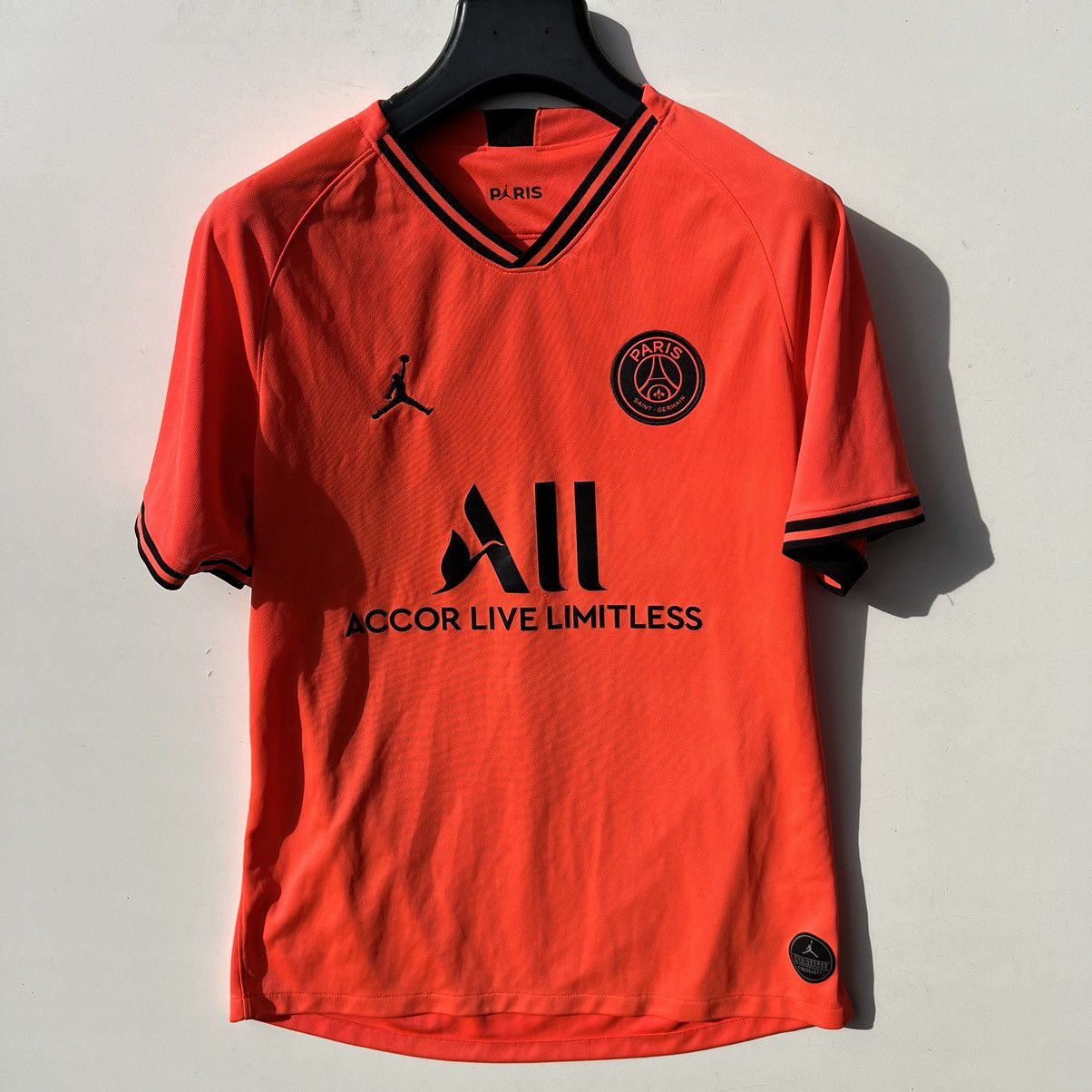Jordan Brand Paris Saint Germain 2019-2020 Football Shirt Nike Jordan Size US L / EU 52-54 / 3 - 1 Thumbnail