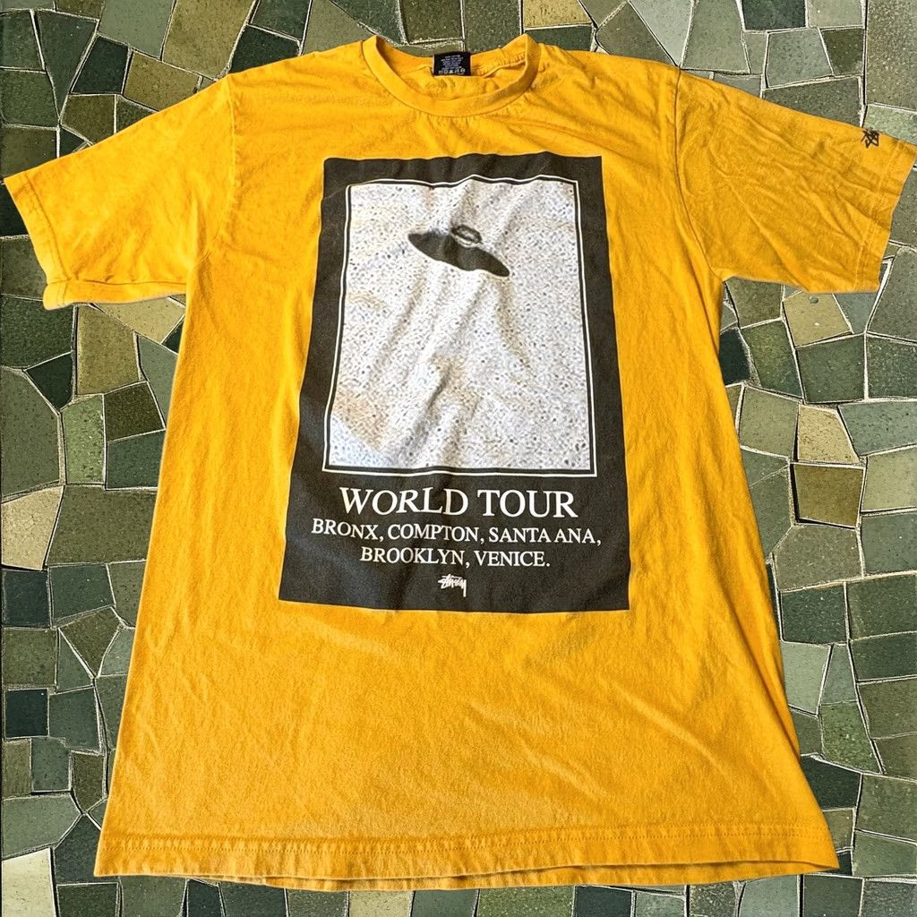 Vintage Stüssy World Tour UFO Graphic Shirt Yellow Mens Medium Streetwear Tee Size US M / EU 48-50 / 2 - 1 Thumbnail