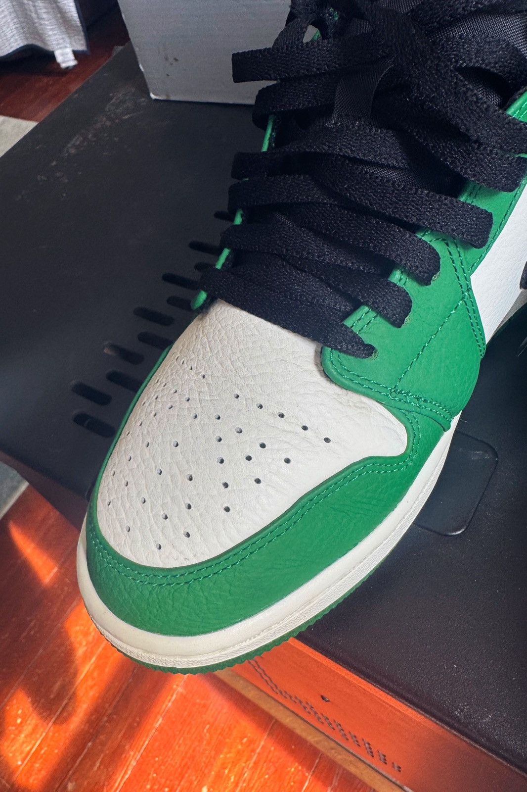 Jordan Brand × Nike Nike Air Jordan 1 Mid Pine Green Size 10 - No original Box. Size US 10 / EU 43 - 4 Thumbnail