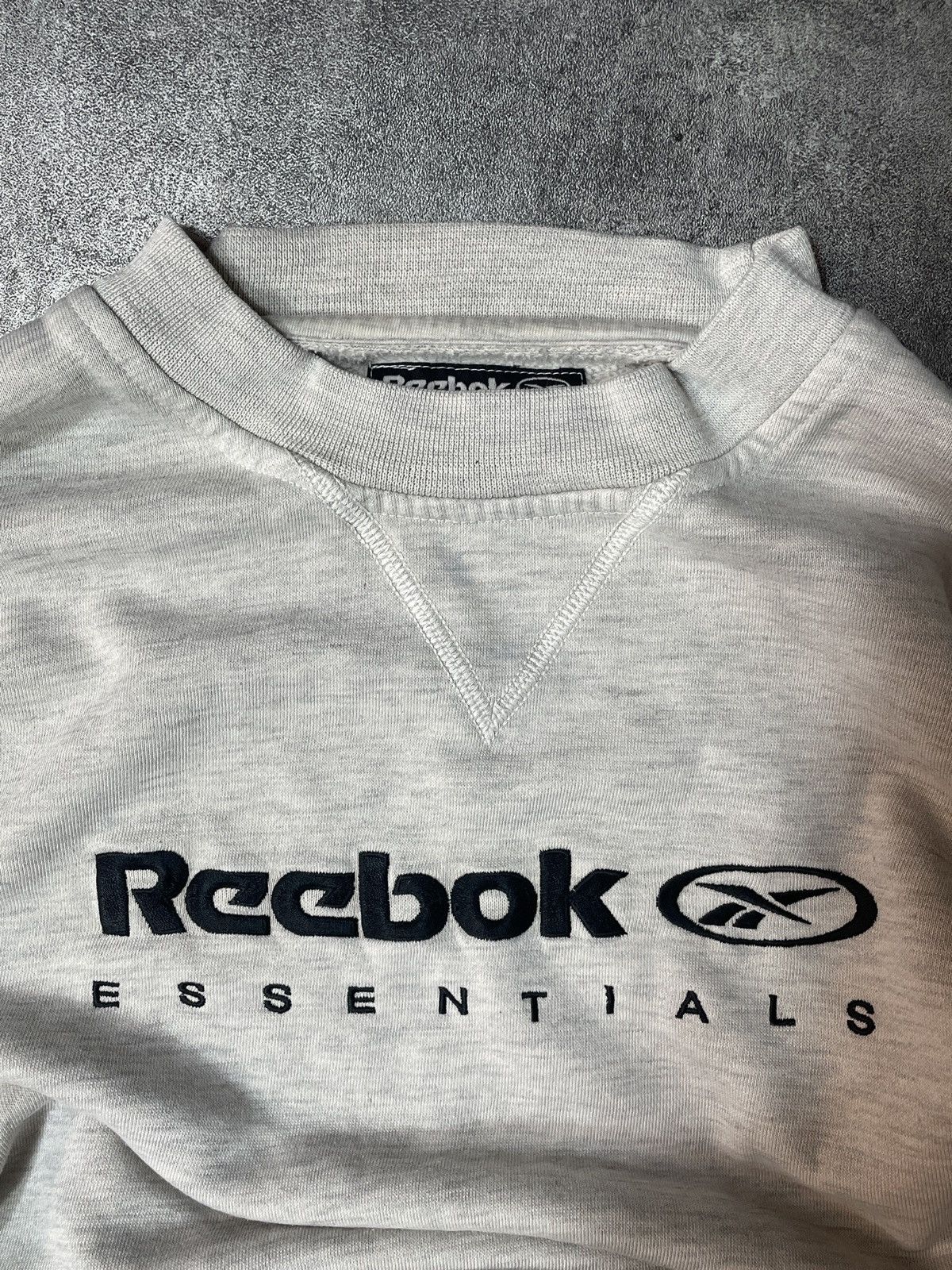 Reebok 🔥RARE🔥Reebok Vintage Y2K Sweatshirt Crewneck Rare Boxy Fit Size US XS / EU 42 / 0 - 3 Thumbnail