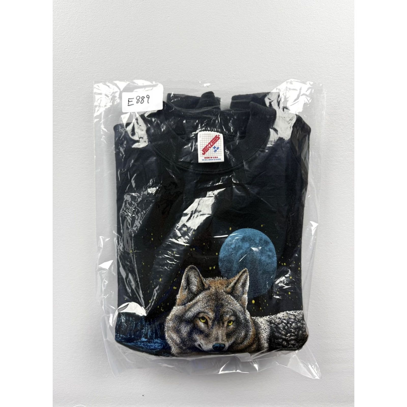 Jerzees VINTAGE Jerzees Sweatshirt Mens M Black Wolf Moon Graphic USA Shirt Size US M / EU 48-50 / 2 - 7 Thumbnail