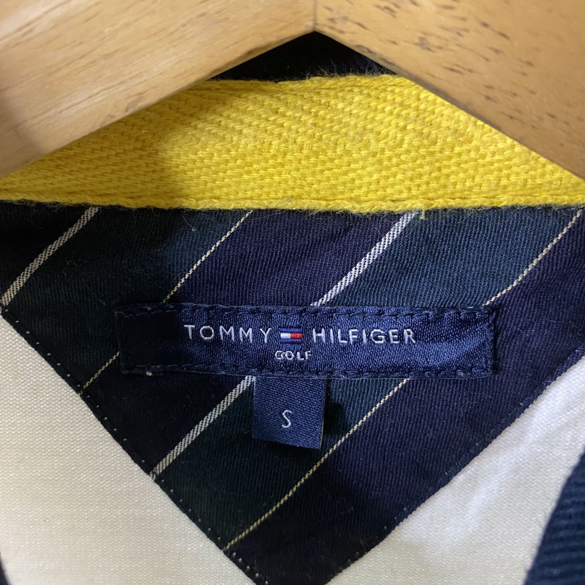 Tommy Hilfiger Vintage Y2K Tommy Hilfiger Golf Polo T Shirt Size US S / EU 44-46 / 1 - 3 Thumbnail