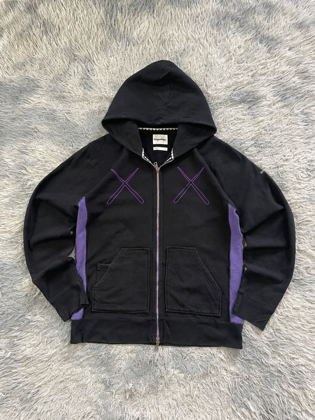 Original Fake Original Fake X KAWS X Invincible Hoodie (Limited Edition) Size US L / EU 52-54 / 3 - 1 Thumbnail
