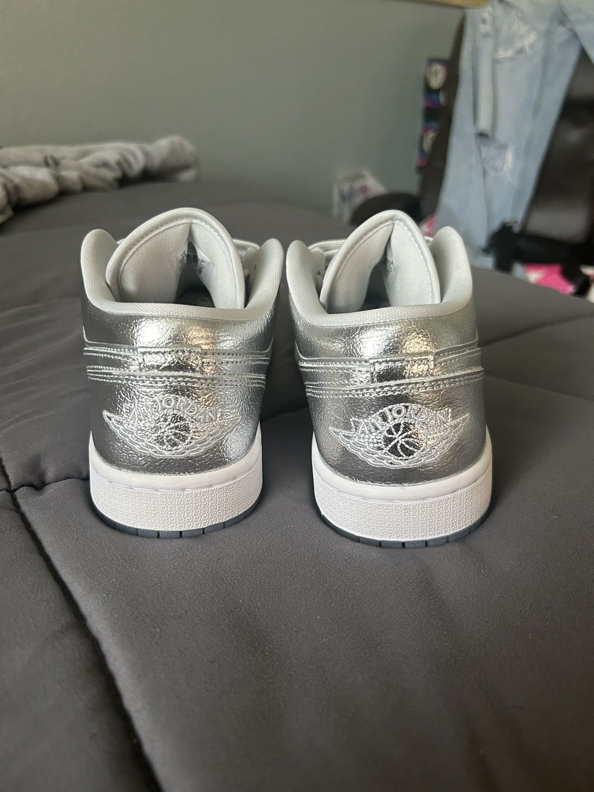 Nike Jordan 1 Low SE Metallic Silver Size US 11 / IT 41 - 4 Thumbnail