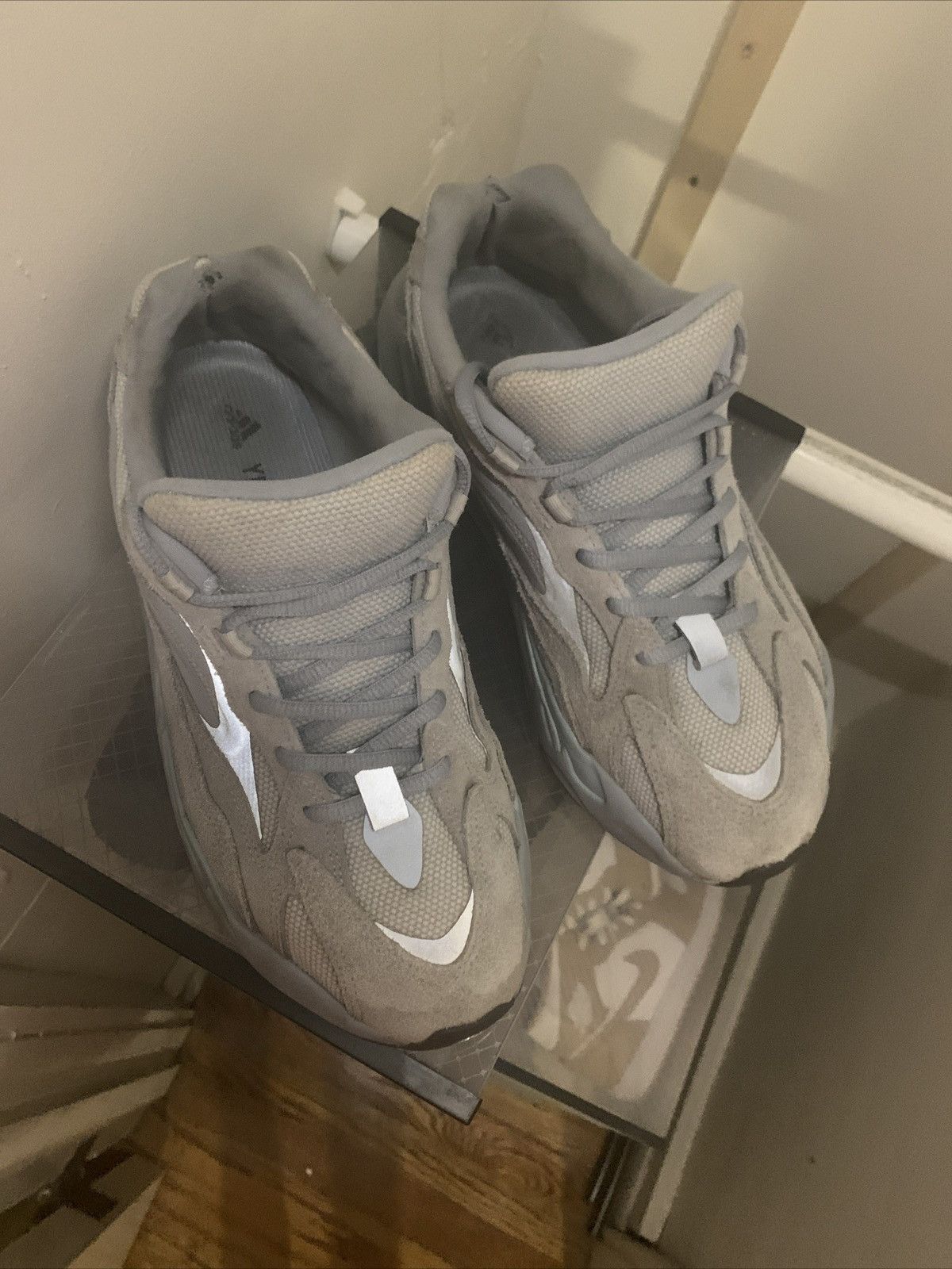 Adidas × Yeezy Yeezy 700 V2 Hospital Blue Size US 9.5 / EU 42-43 - 6 Thumbnail