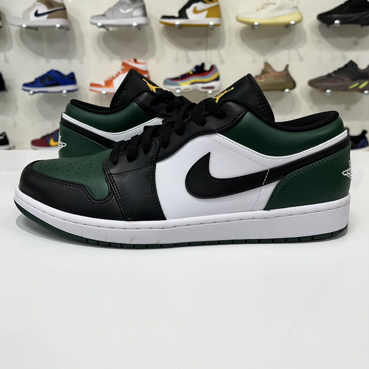 Nike Air Jordan 1 Low Green Toe Size US 12 / EU 45 - 1 Thumbnail