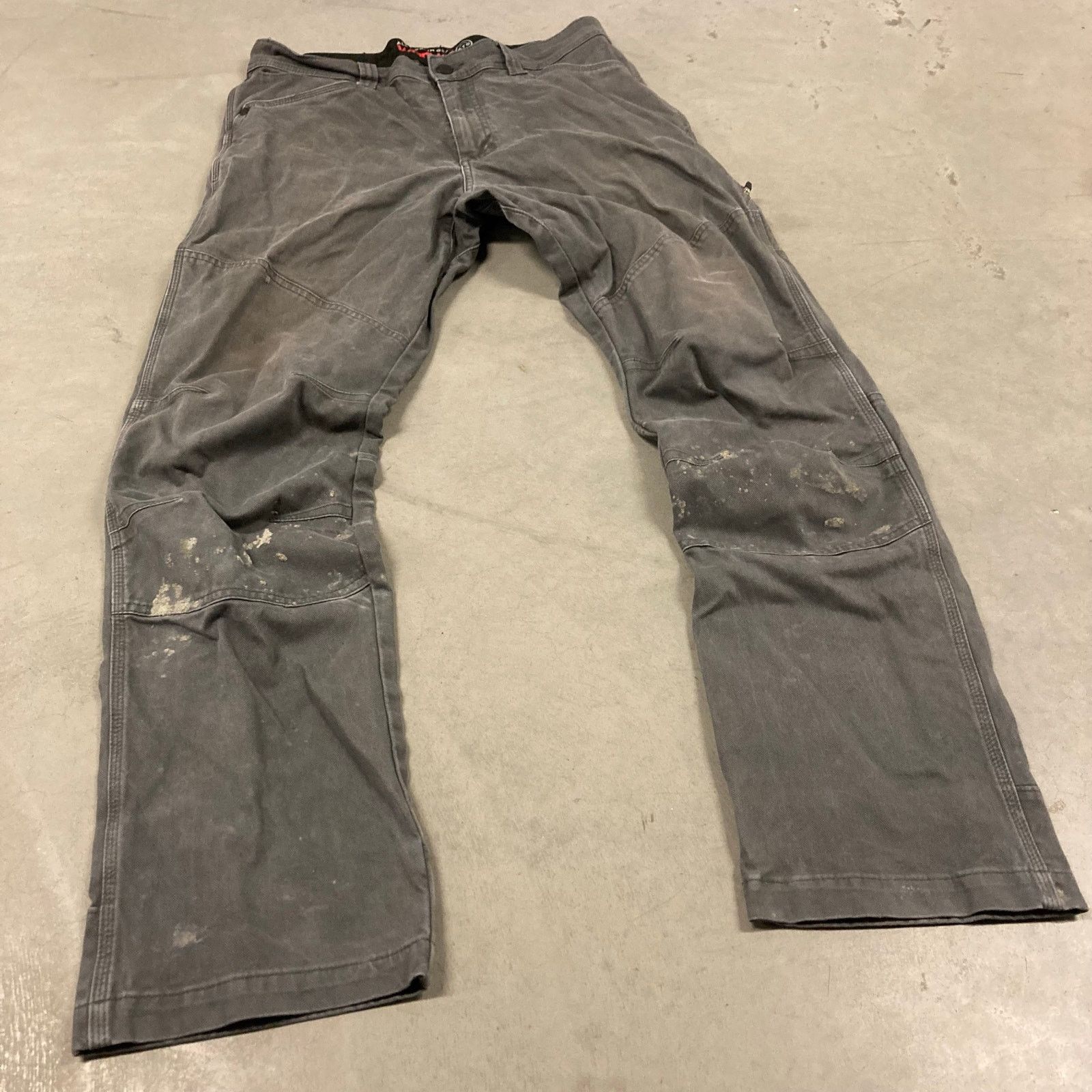 Vintage × Wrangler vintage distressed wrangler double knee cargo pants 32x32 Size US 32 / EU 48 - 1 Thumbnail