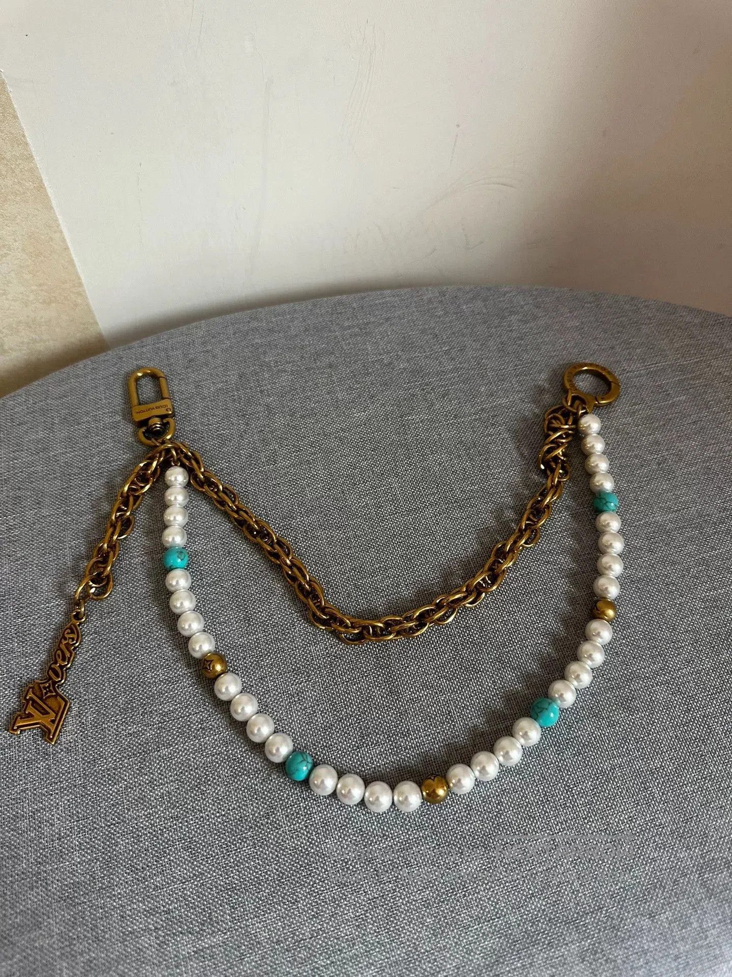 Louis Vuitton Louis Vuitton 24FW Runway Turquoise Pearl Pant Chain. Size ONE SIZE - 1 Thumbnail
