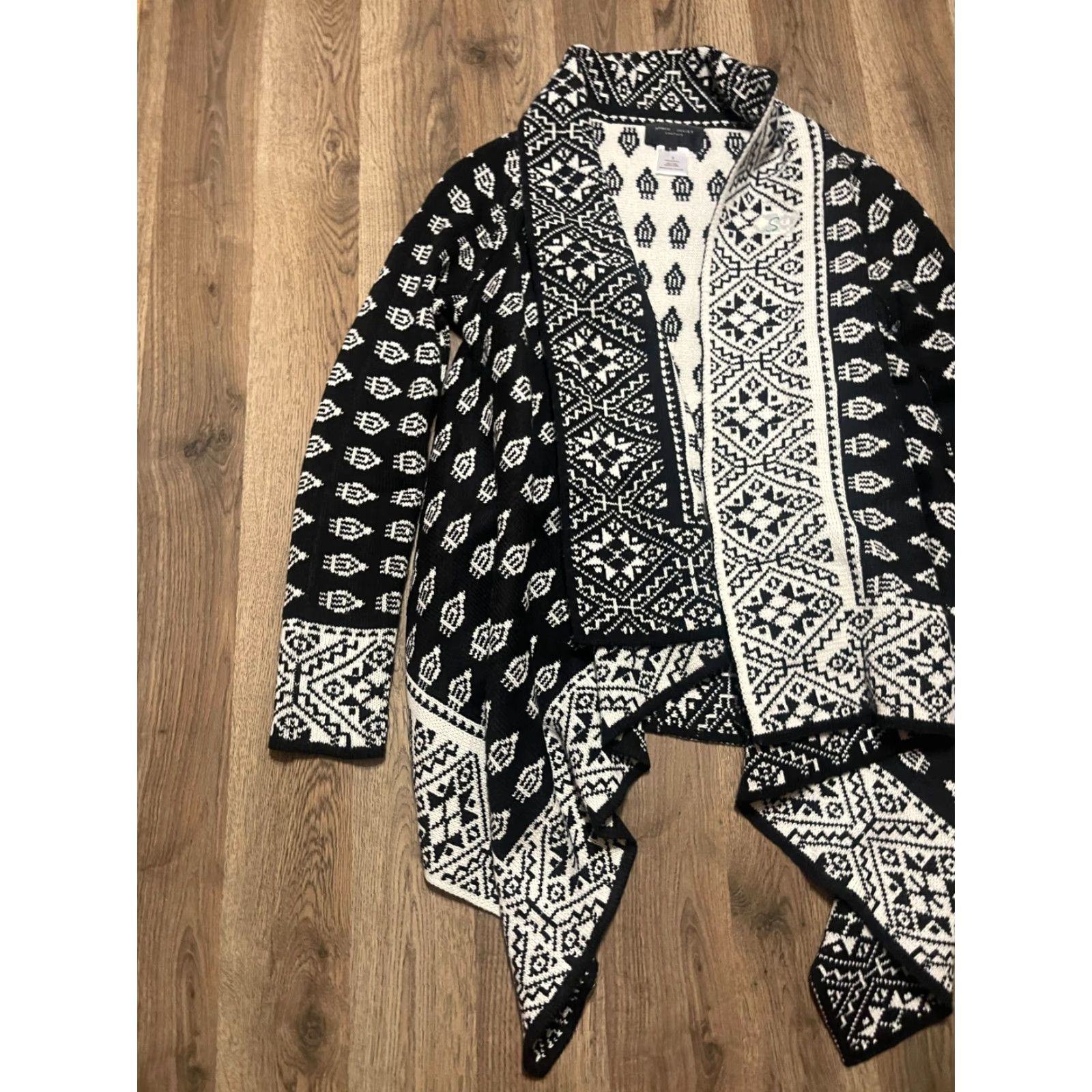 Vintage Romeo + Juliet Sweater, Women's Size Small, Black White Print Allover Cardigan Size S / US 4 / IT 40 - 3 Thumbnail