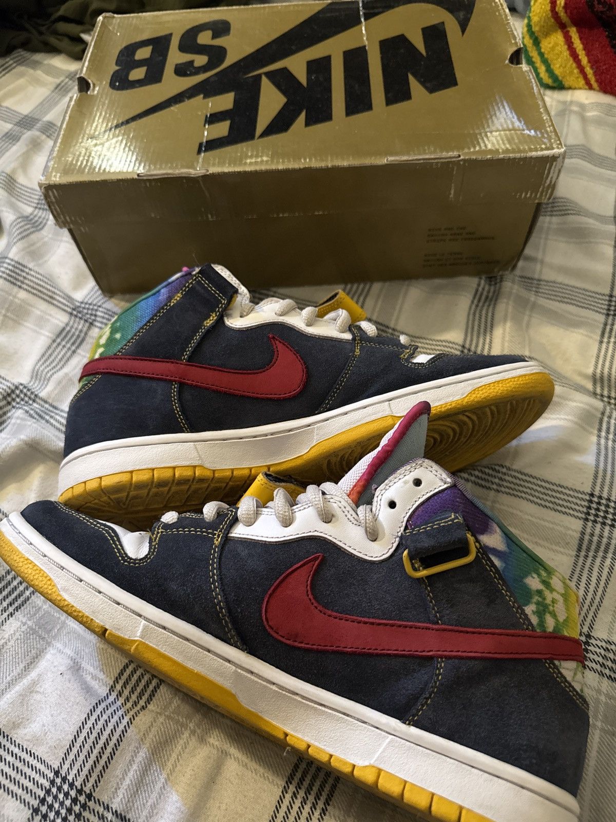 Nike SB Size 11 - Nike SB Dunk Mid Tie Dye 2008 (314383-461) Size US 11 / EU 44 - 2 Thumbnail